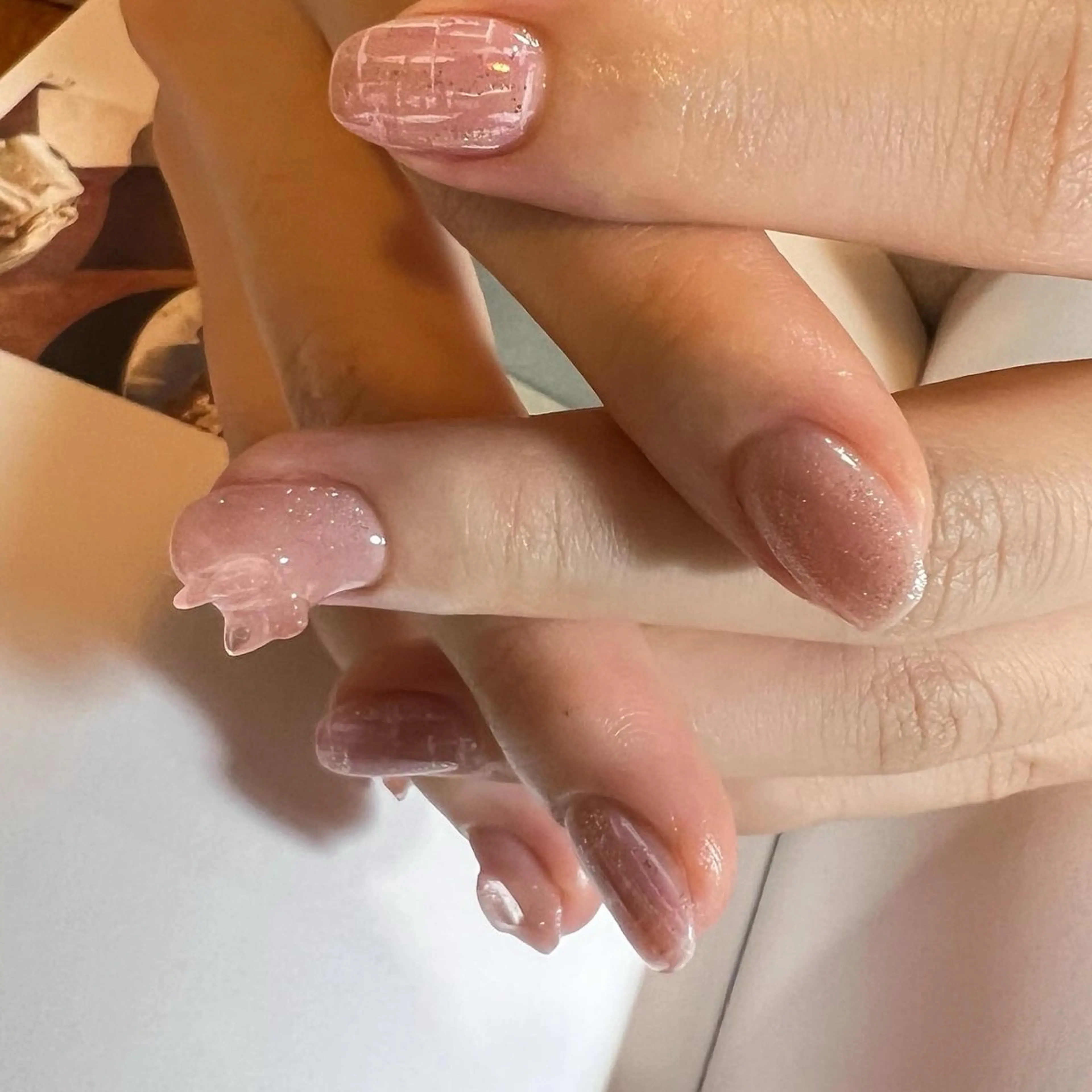 ネイル マグネットネイル 持ち込み ピンク ツイードネイル ワンホンネイル ハンドネイル pointillé .ayaのネイルデザイン