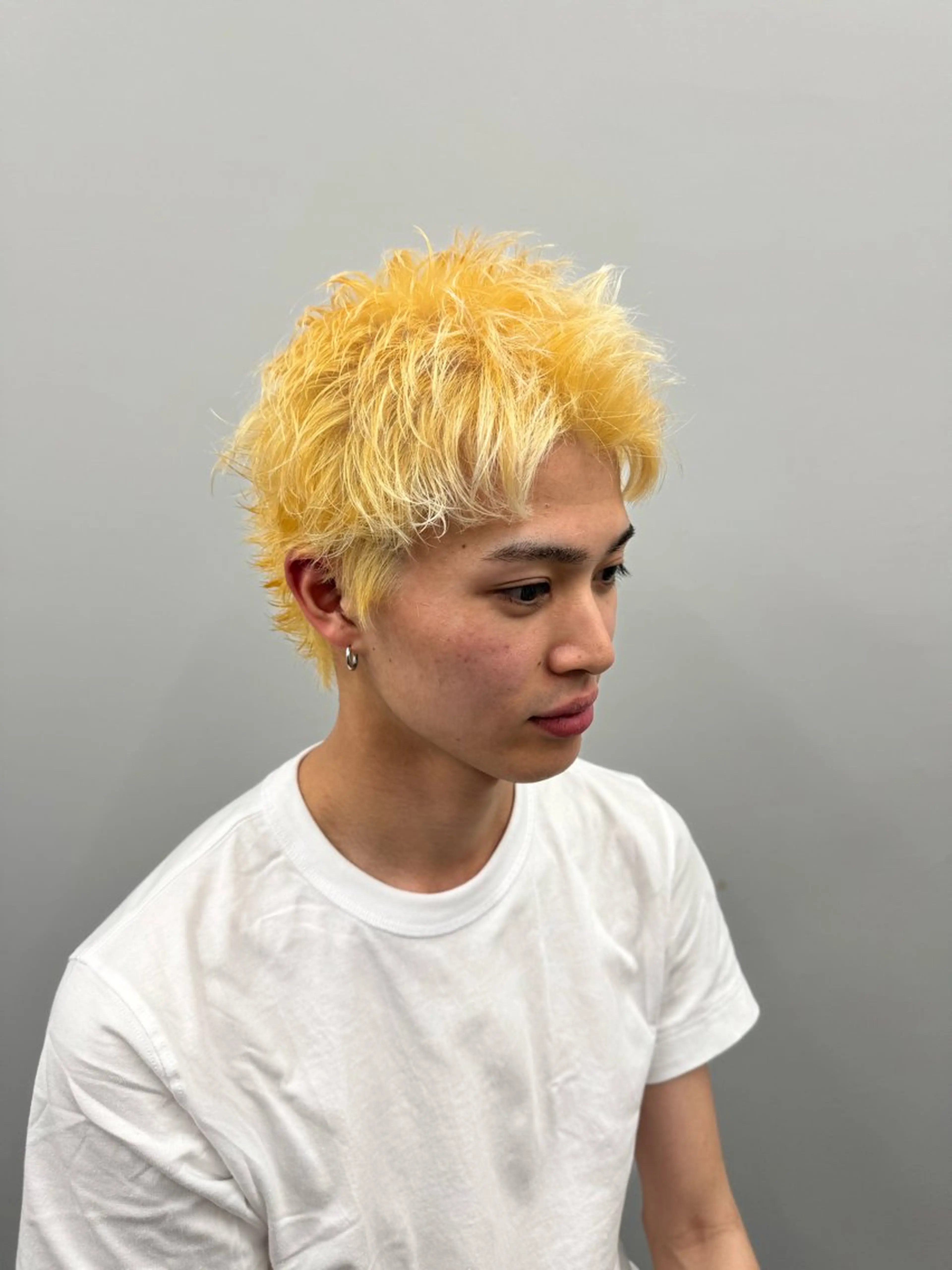 ショート カラー メンズ メンズハイトーン メンズショート スパイキーショート ハイトーンカラー ショートヘア 【曲がる縮毛矯正】 モデル募集🙋カツヤのヘアスタイル