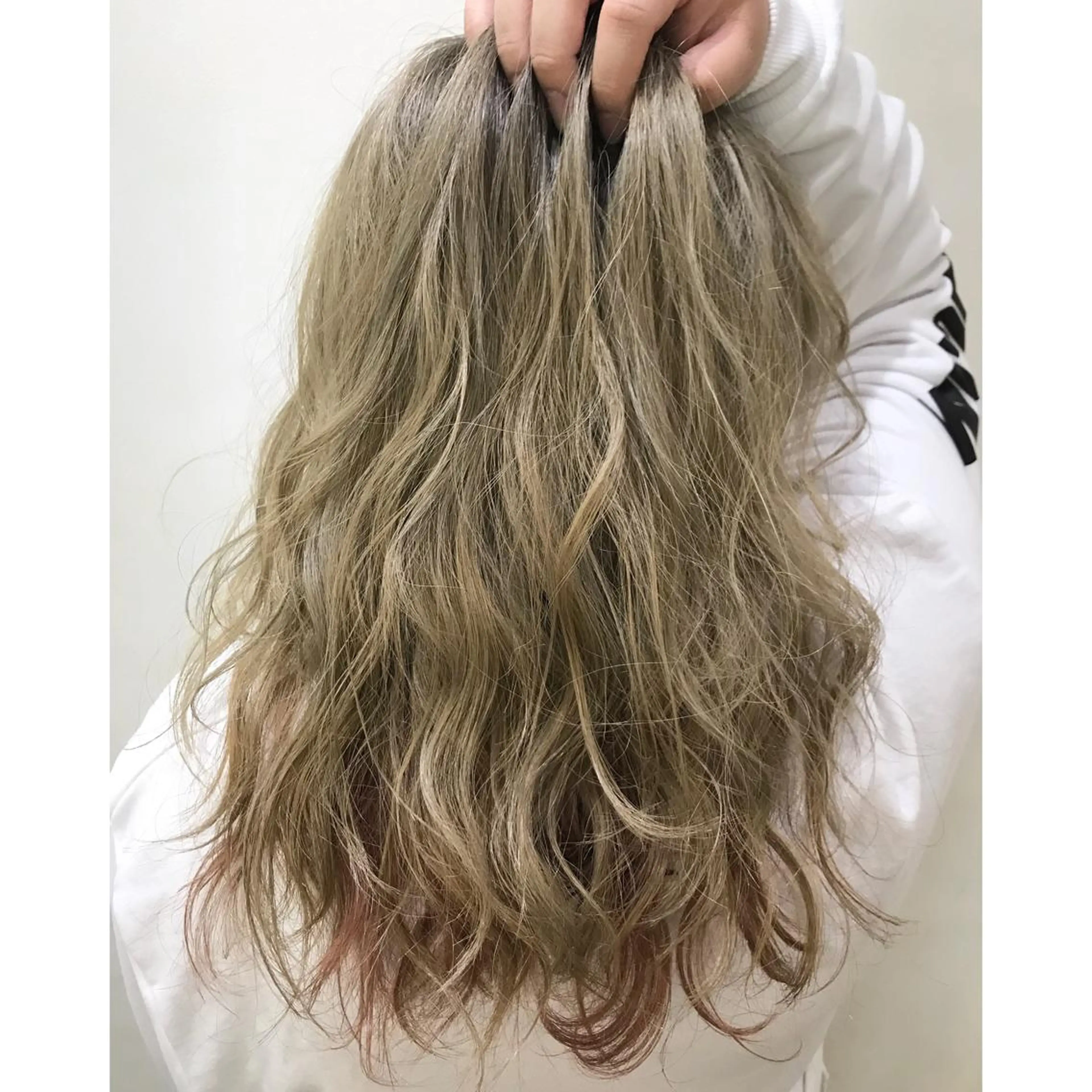 ロング カラー アディクシーカラー ブリーチ インナーカラー ピンクカラー トリートメント 坂西 春果のマツエク・マツパデザイン