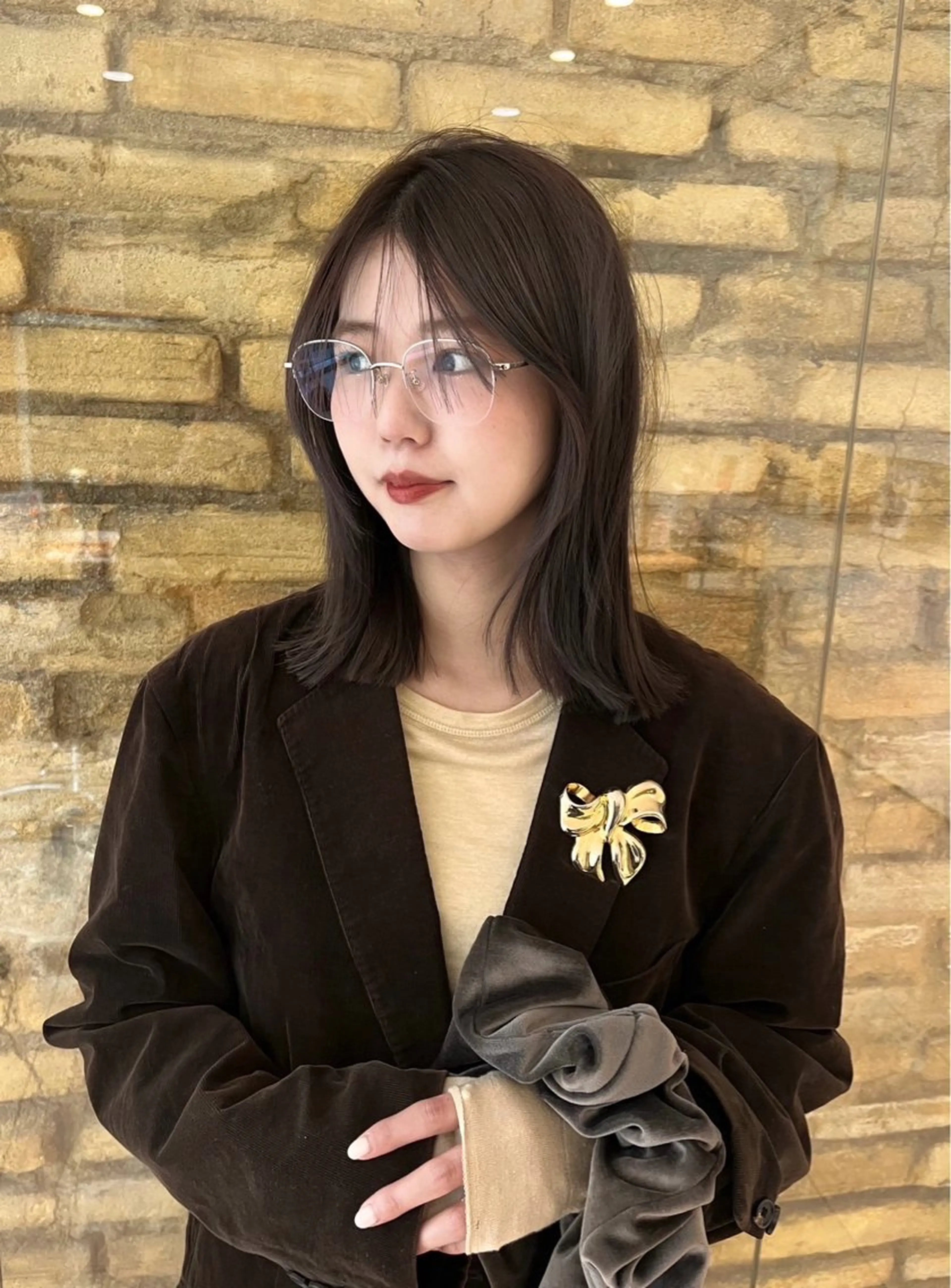 ミディアム hair make BEHIVE ichibancho AVEDA所属・渡邉  日向子 ・レイヤー、縮毛矯正のヘアスタイル