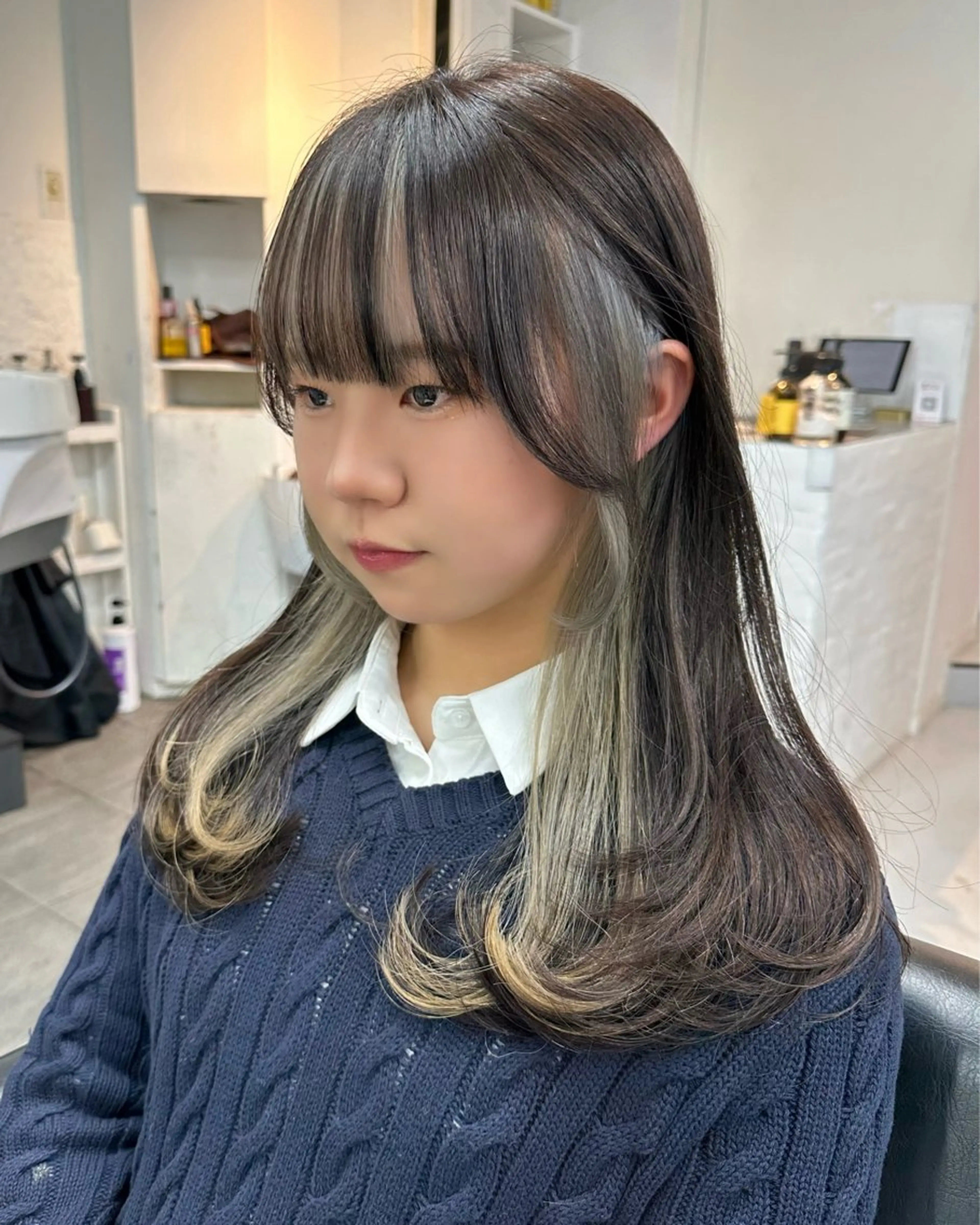 セミロング カラー ベージュカラー インナーカラー ホワイトベージュ レイヤーカット カット ヘアカラー トリートメント インナーカラー/レイ ヤーカット♡/マキシのヘアスタイル