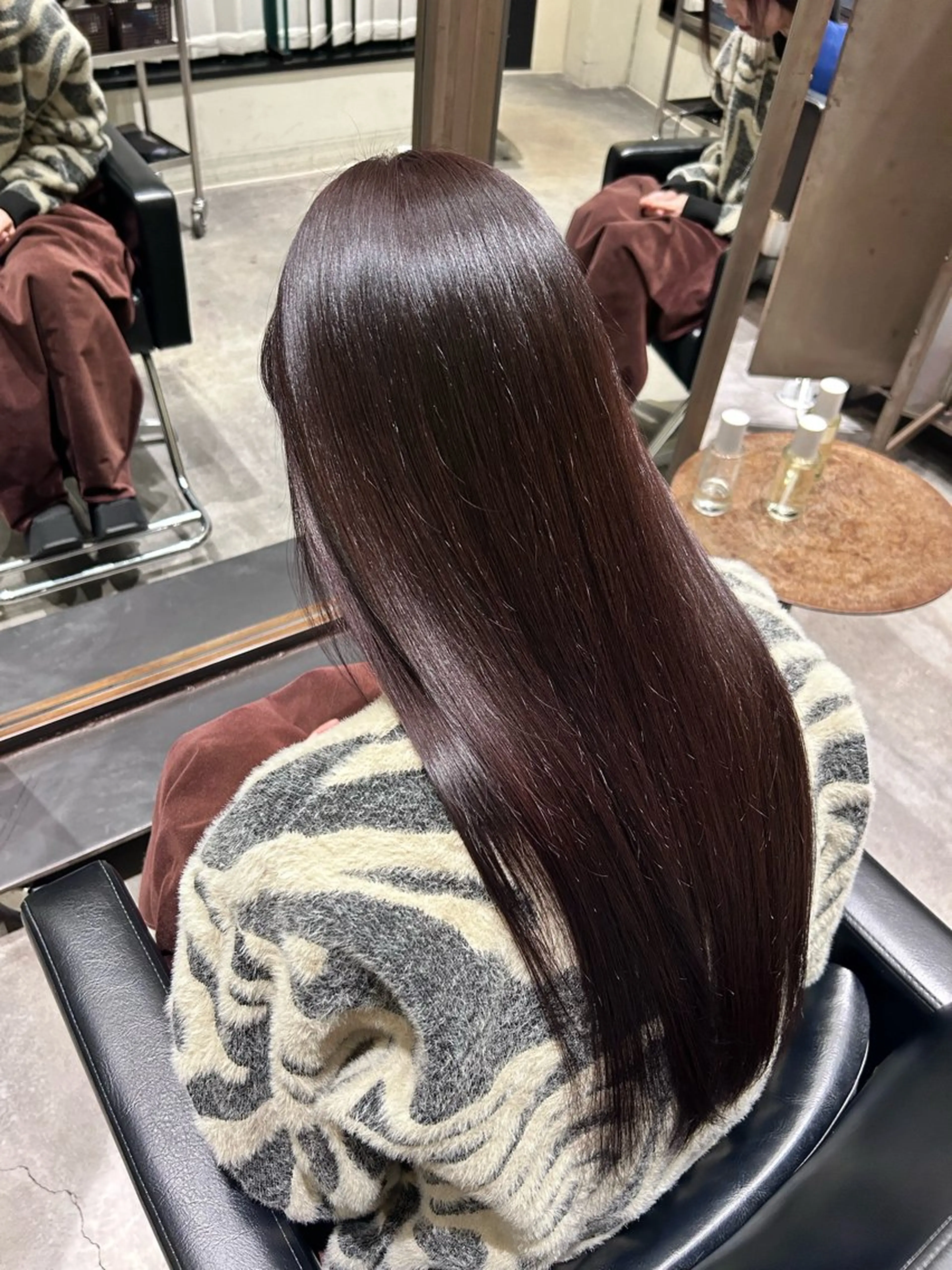 ロング カラー ボルドーカラー 嶋崎 楓也のヘアスタイル