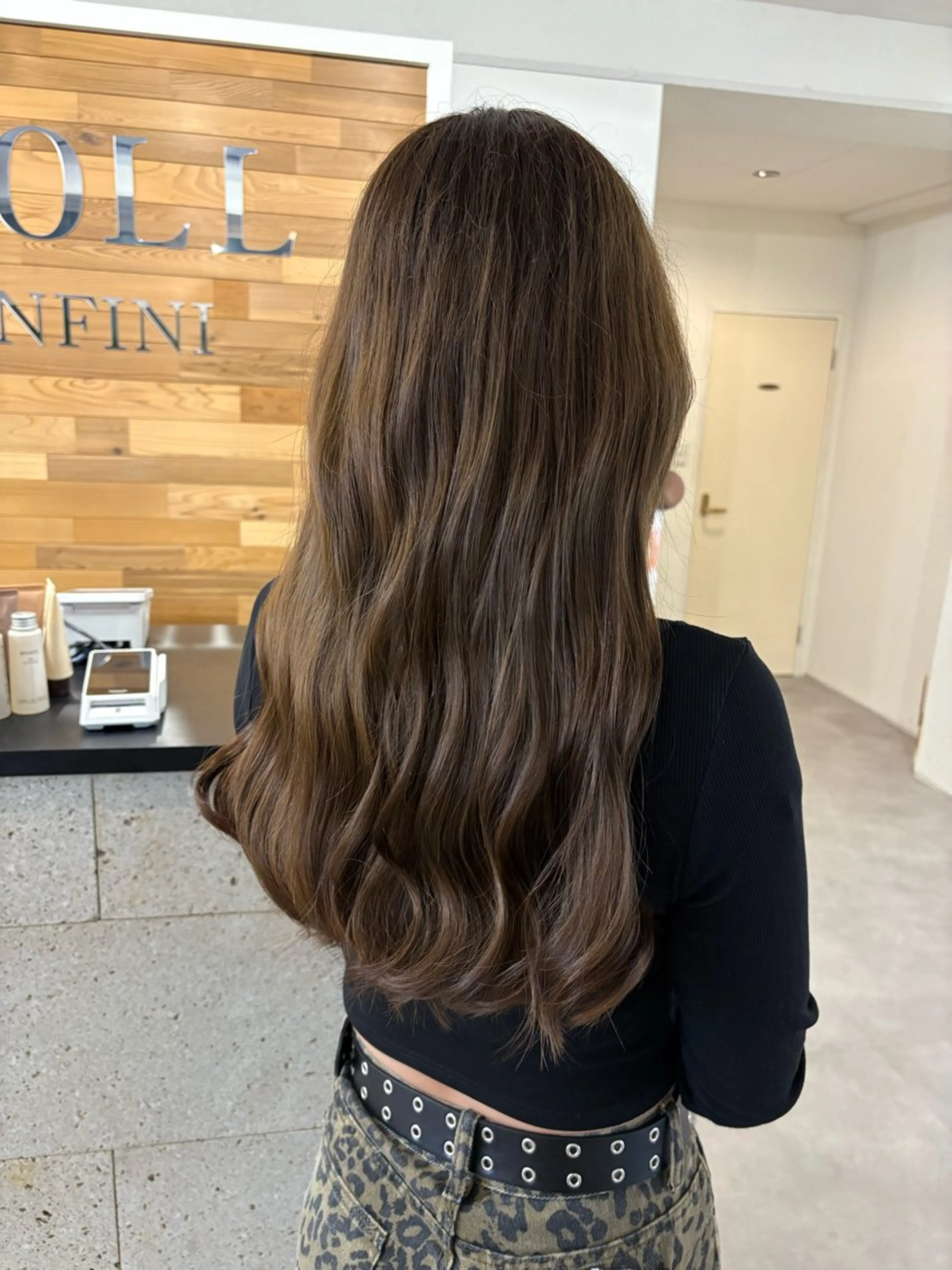 ロング カラー ブラウンカラー ナチュラルブラウン 髪質改善 ヘアカラー トリートメント 黒川 綾音のヘアスタイル