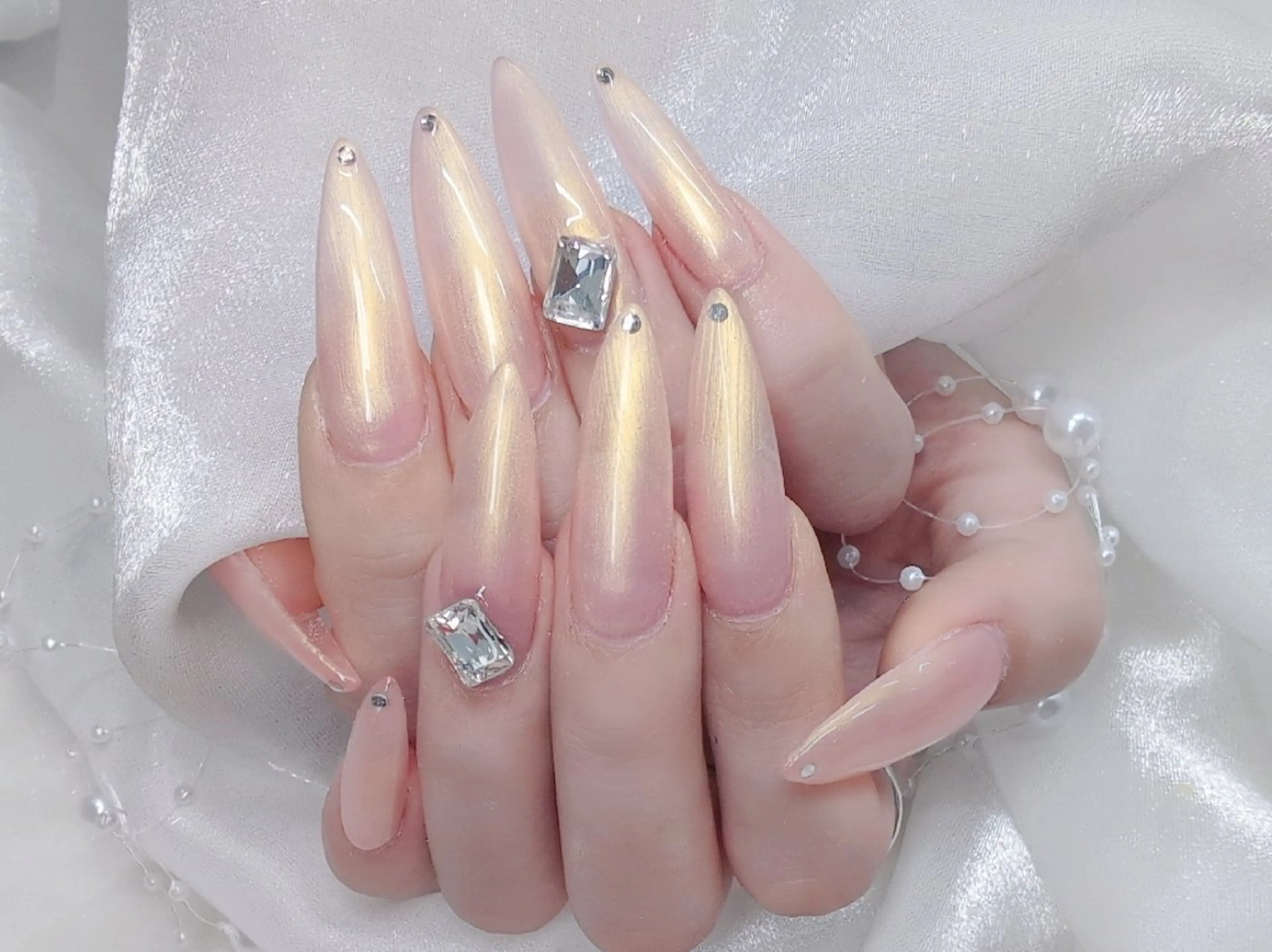 ネイル フラッシュネイル フレンチネイル キラキラネイル ラメ(グリッター) マグネットネイル Chouette Nailのネイルデザイン