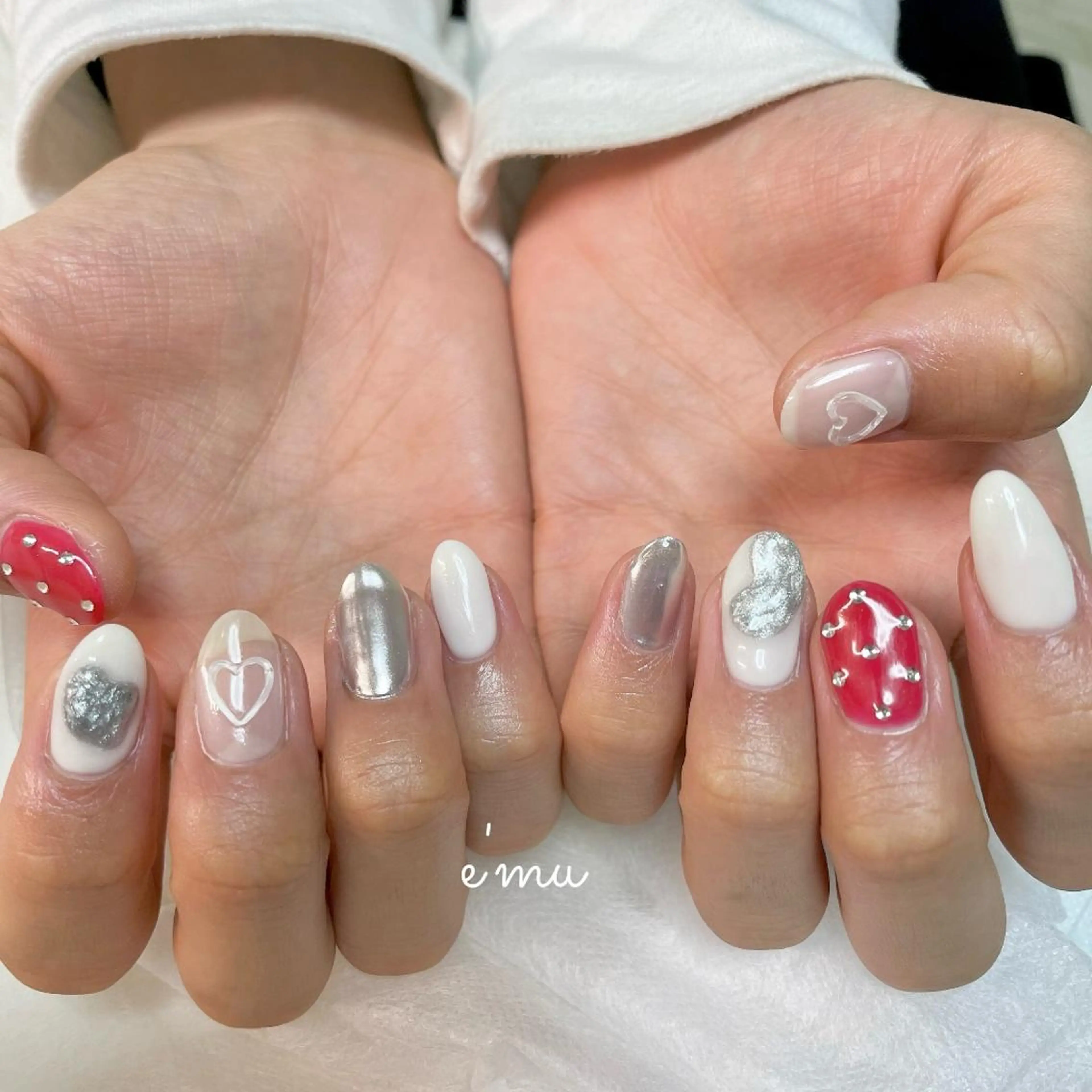 ネイル ハート ミラーネイル ニュアンスネイル nail salon e'mu💐のネイルデザイン