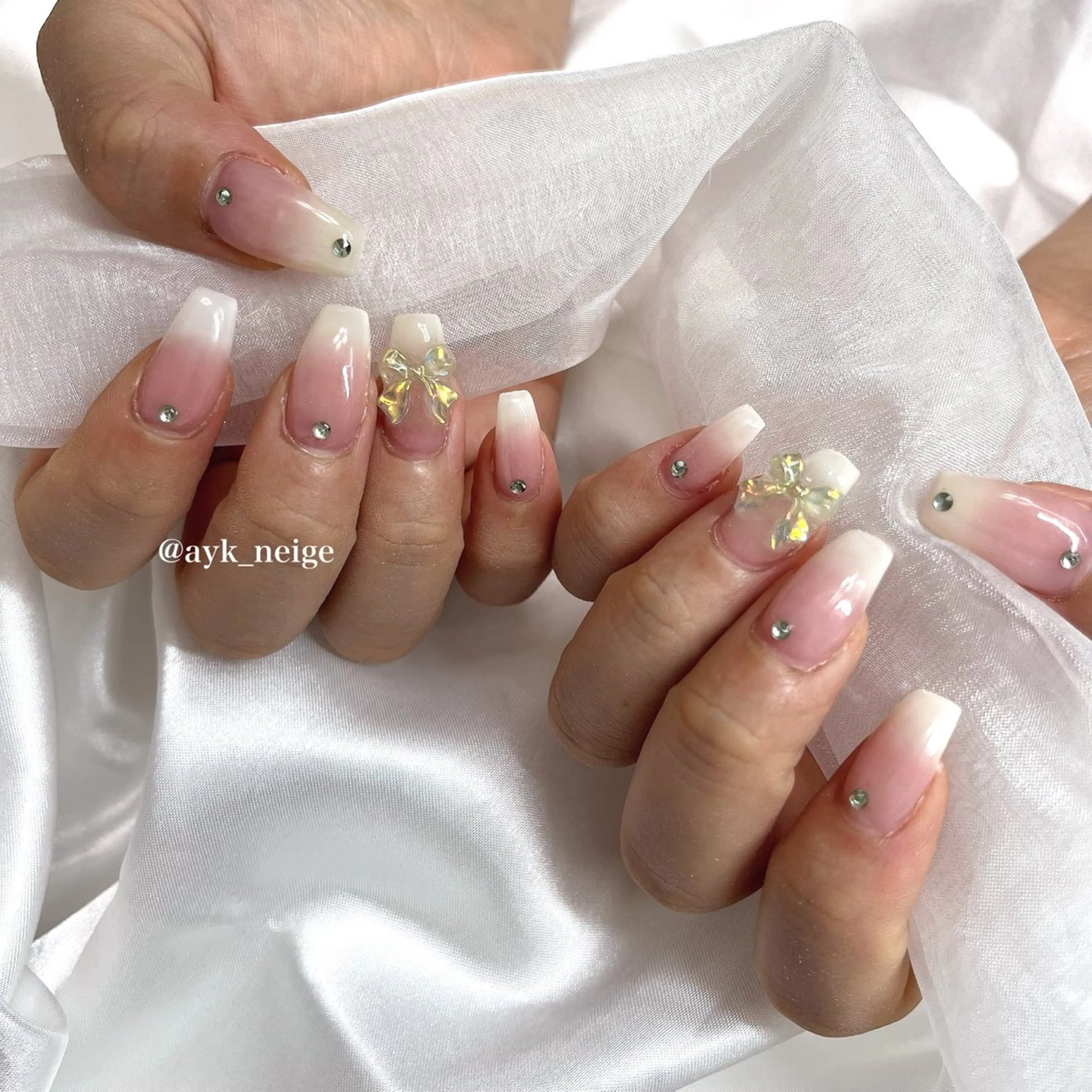 ネイル フットネイル フレンチネイル キラキラネイル 韓国ネイル マグネットネイル n'eige nail所属・大谷 綾香のネイルデザイン