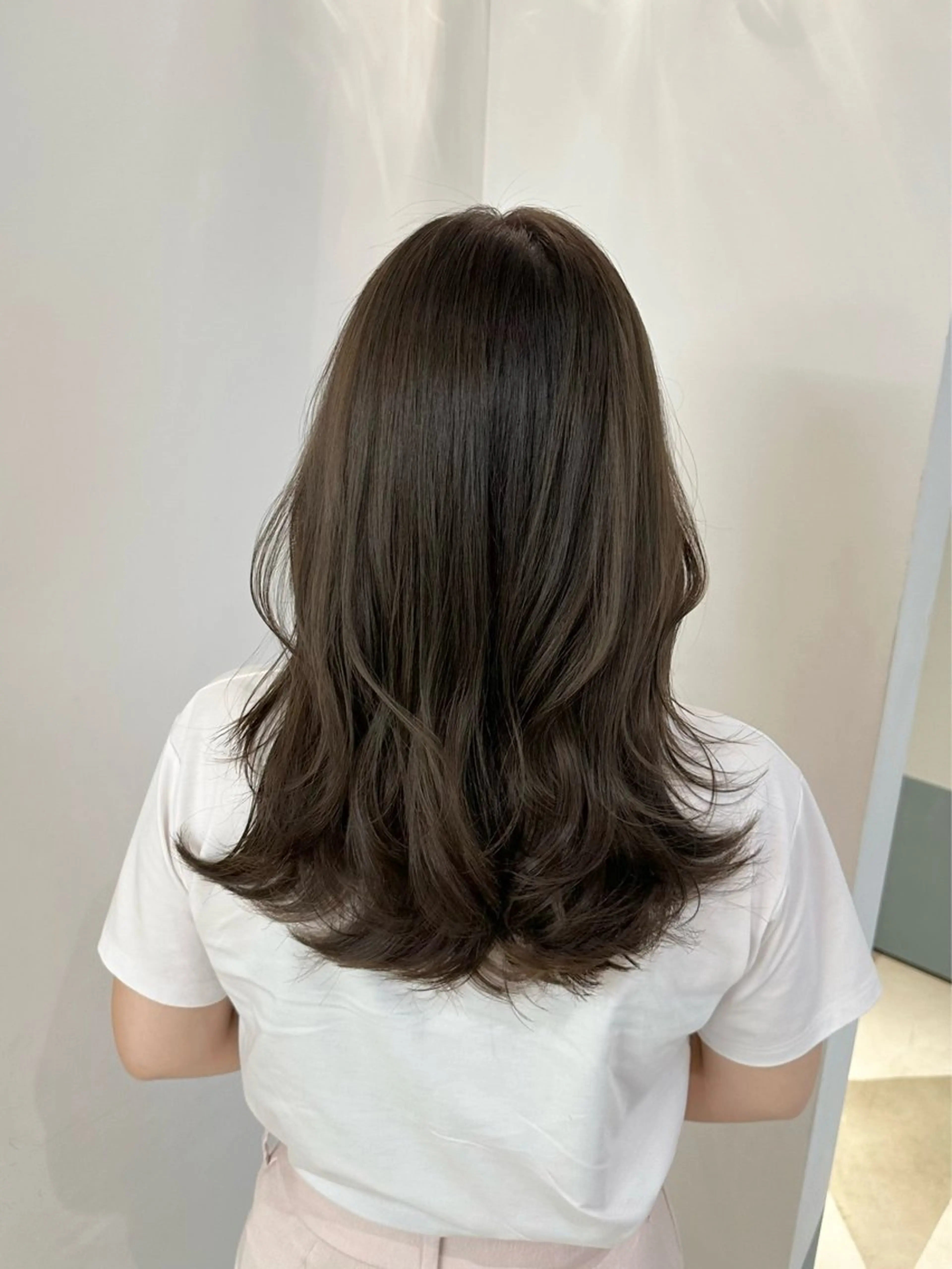 セミロング カット無料| 青山 |髪質改善のヘアスタイル