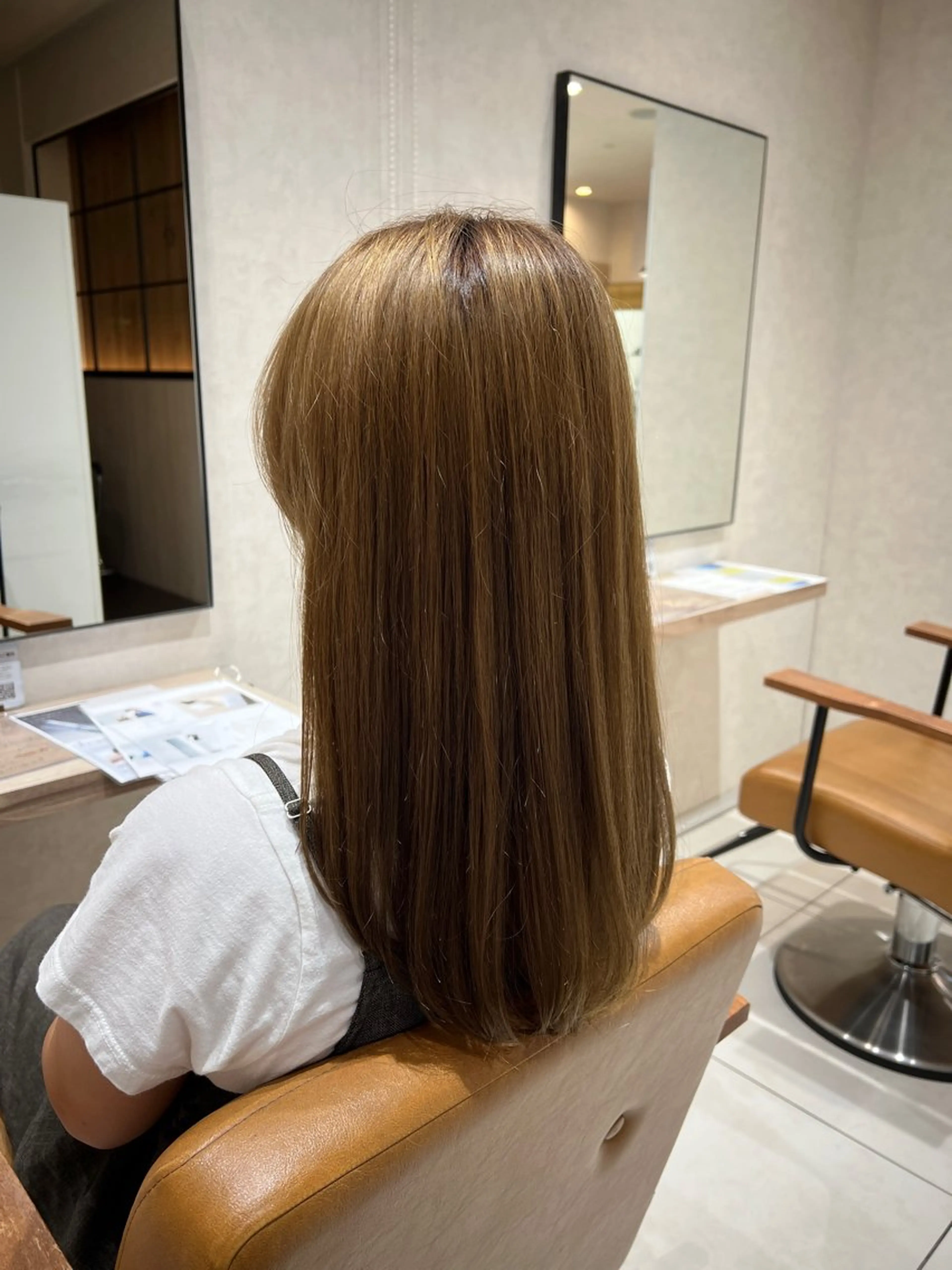 トリートメント 今だけ‼️30％オフ カット&艶カラー足立のヘアスタイル