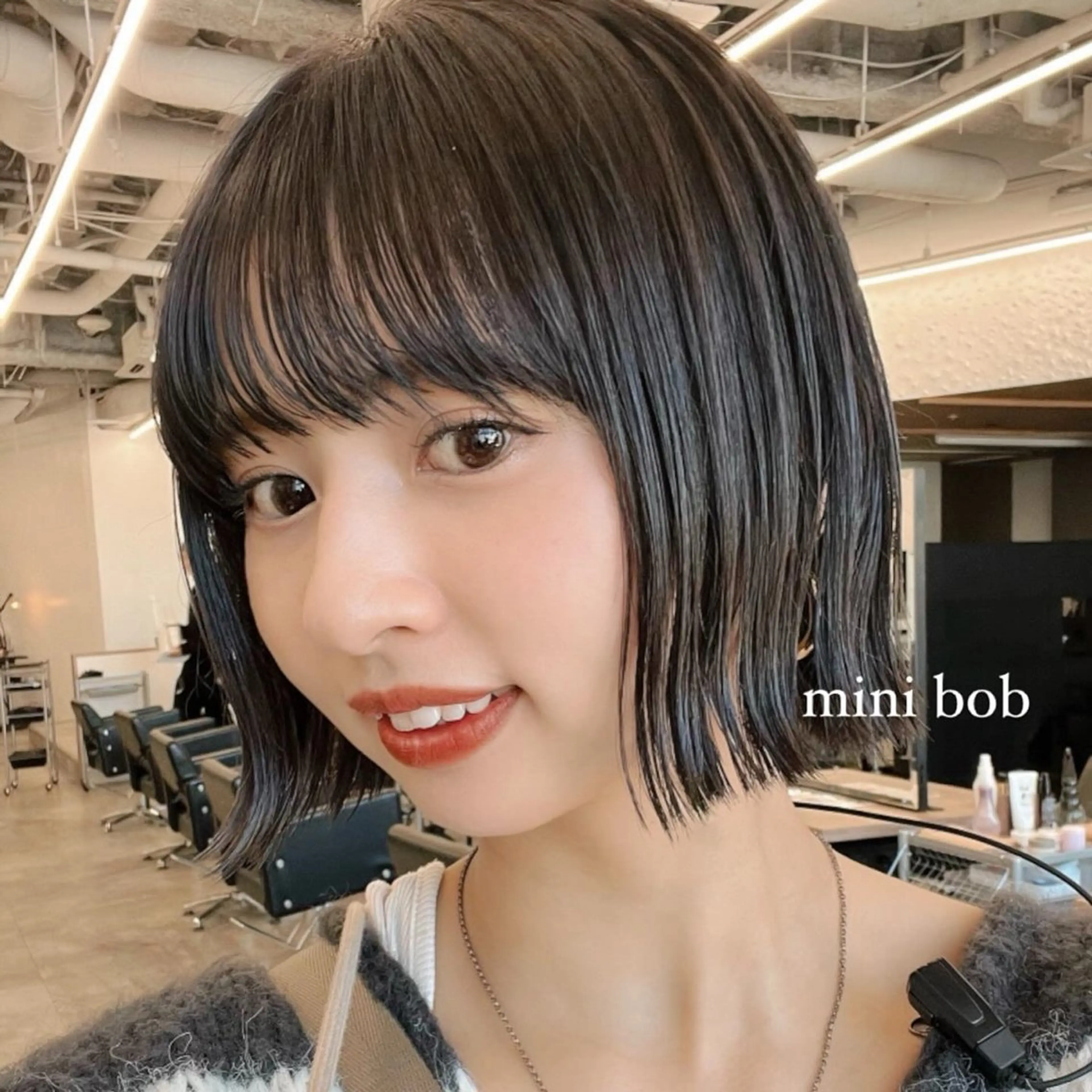 ショート カラー ヘアアレンジ 黒髪 グレージュ ボブ カット ヘアカラー トリートメント 🌱ボブ/レイヤー/ ベージュ/あやみ✨のヘアスタイル