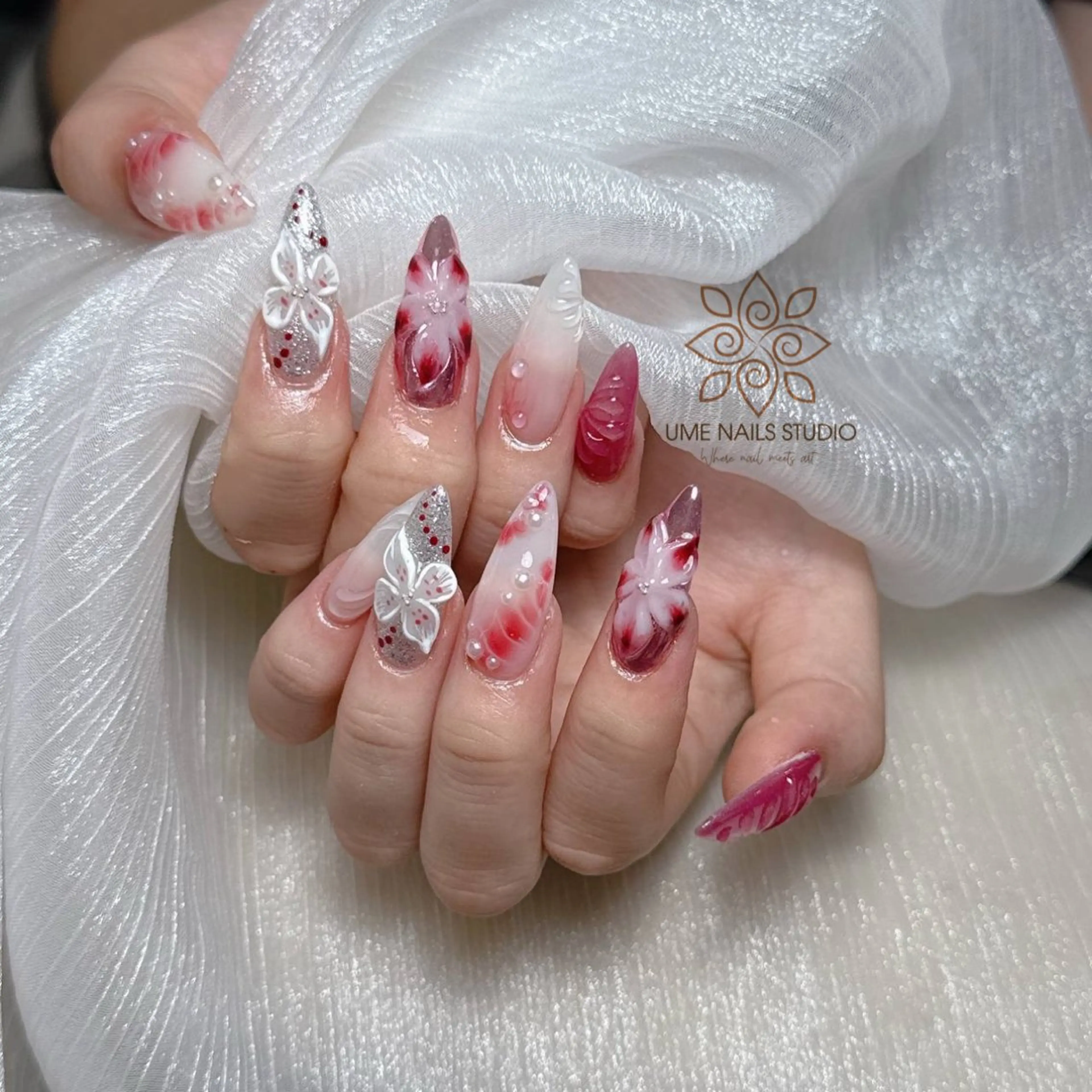 ネイル チークネイル クリアネイル ガーリー キラキラネイル 韓国ネイル ハンドネイル Ume Nail Studioのネイルデザイン