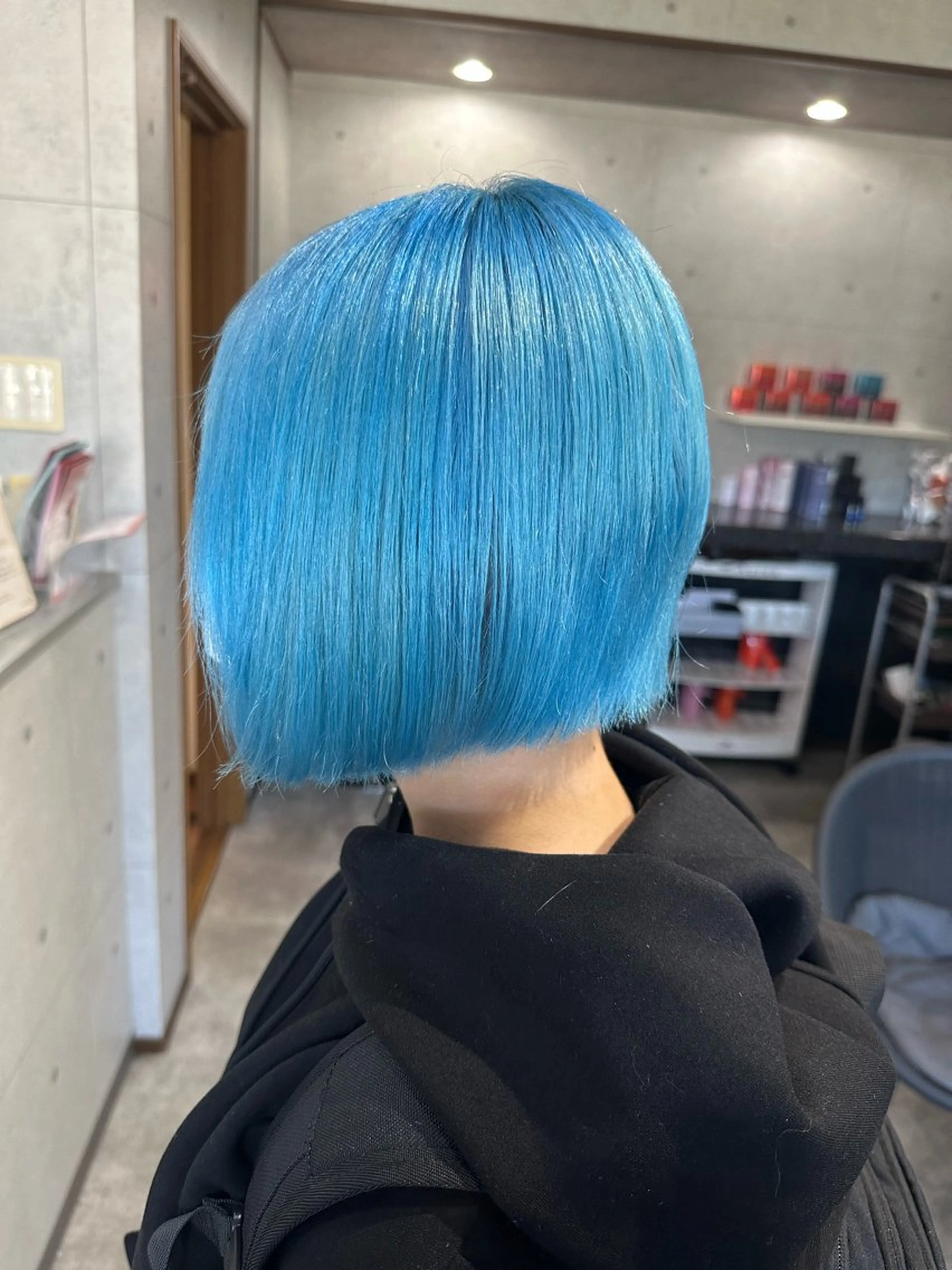 ミディアム ボブ くびれヘア くせ毛 髪質改善 切りっぱなしロブ カット ヘアカラー REVE所属・REVE 【外国人風カラー】のヘアスタイル