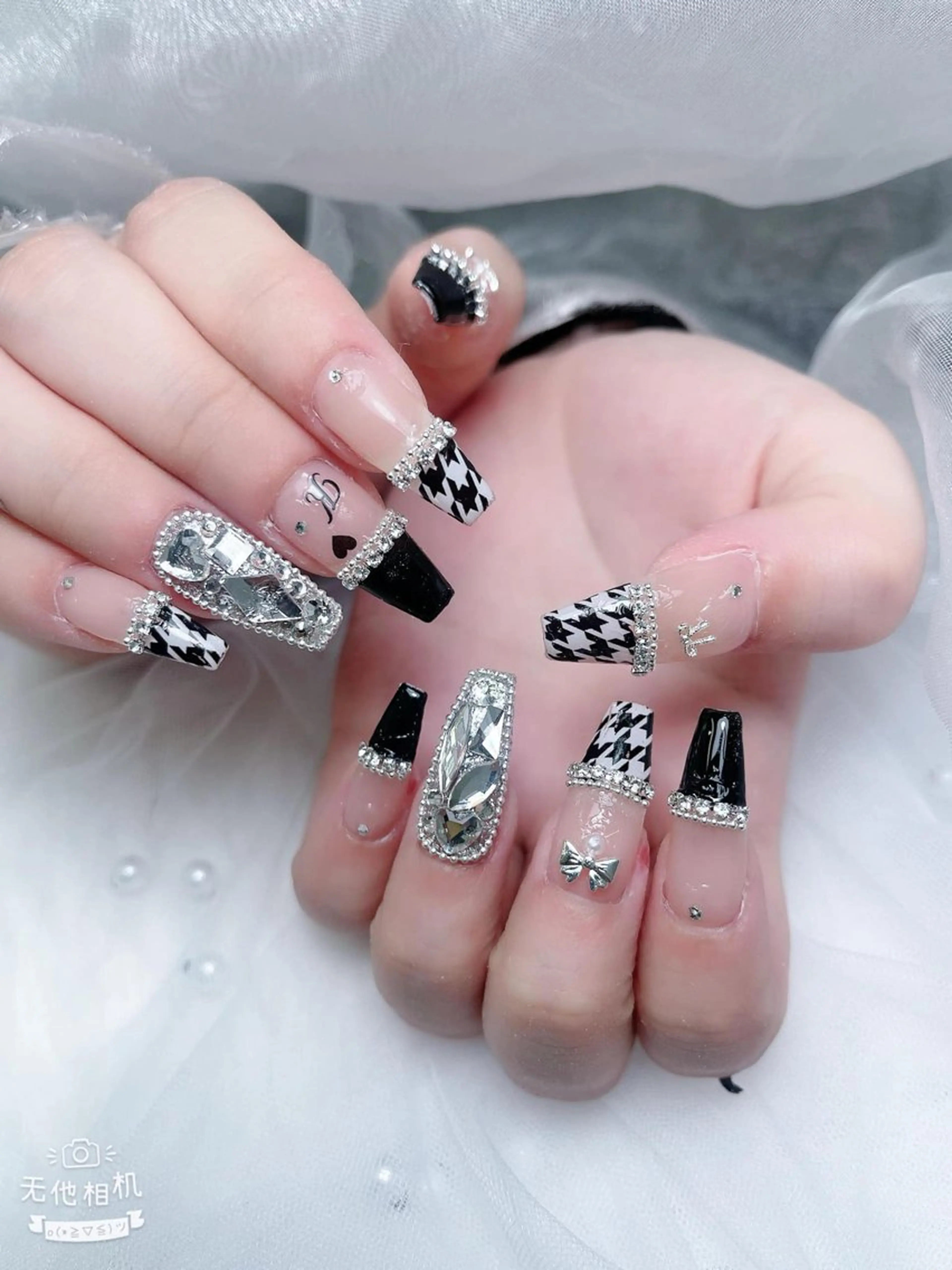 ネイル オーロラネイル クリアネイル フラッシュネイル ジェルネイル グラデーション ハンドネイル Amee Nailsalon所属・Amee Nailsalonのネイルデザイン