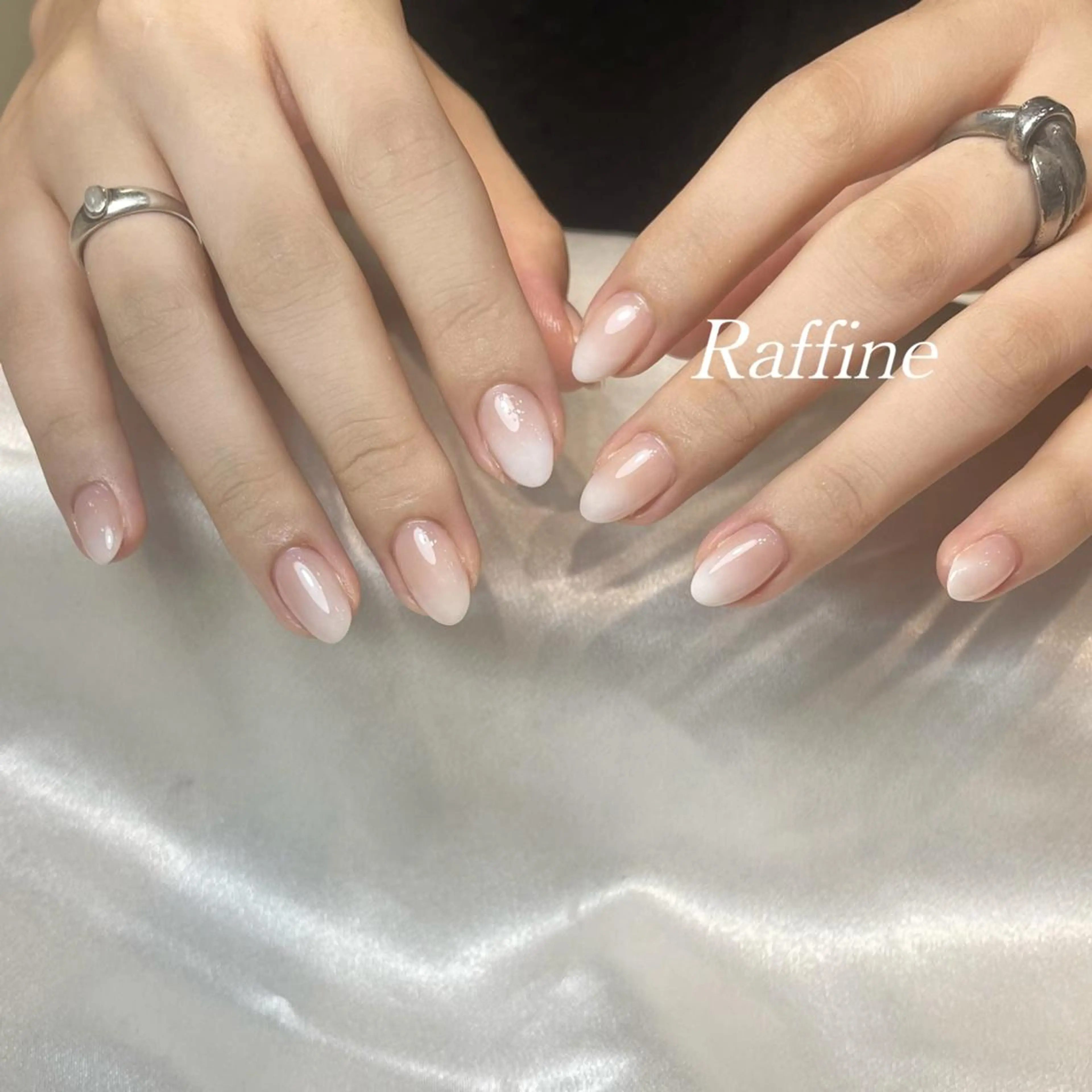 ネイル RAFFINE 月🦋🩵のネイルデザイン