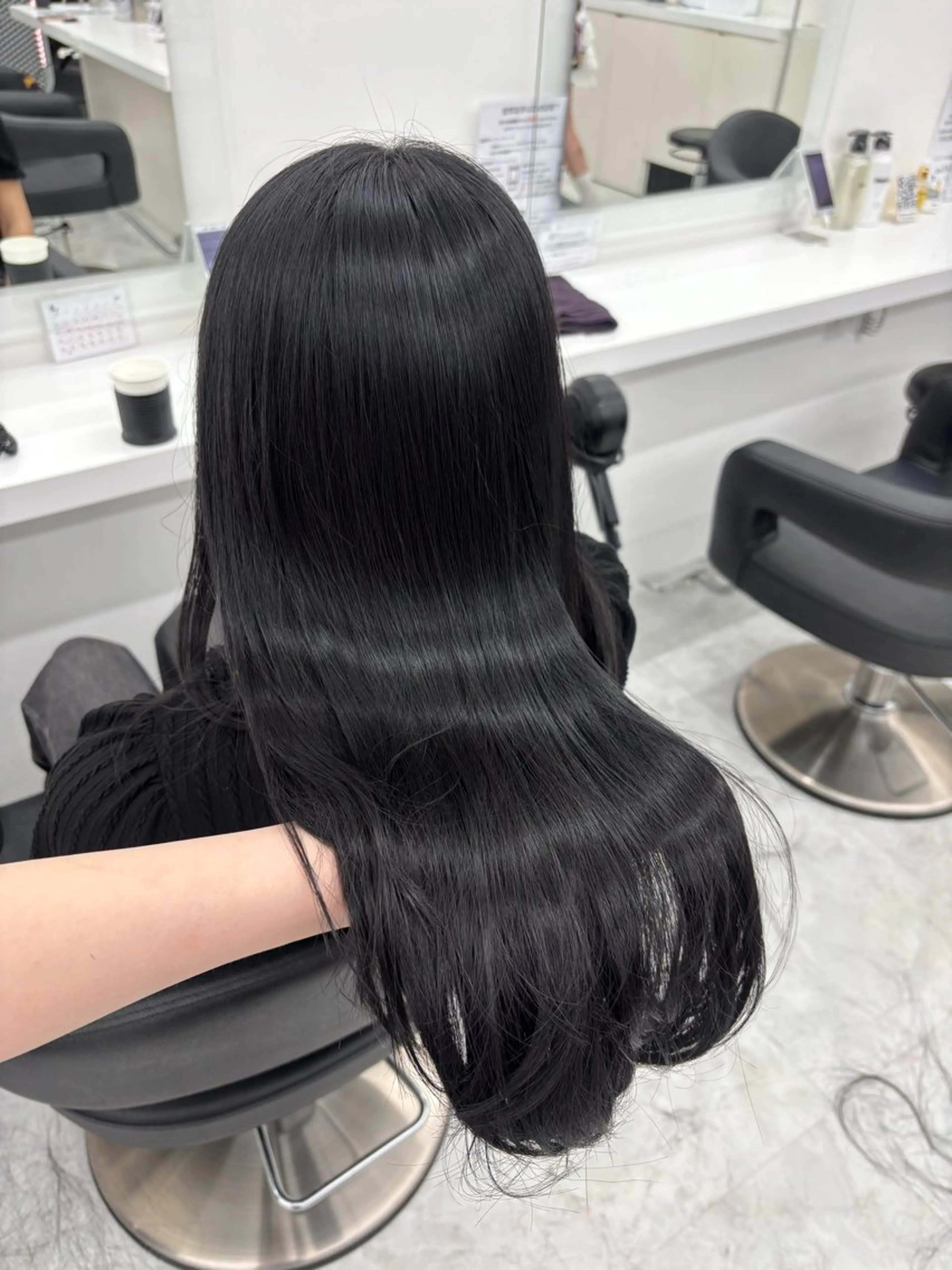 ロング カラー カット ヘアカラー トリートメント ヘッドスパ ヘアセット 韓国レイヤー ハッシュカットのヘアスタイル