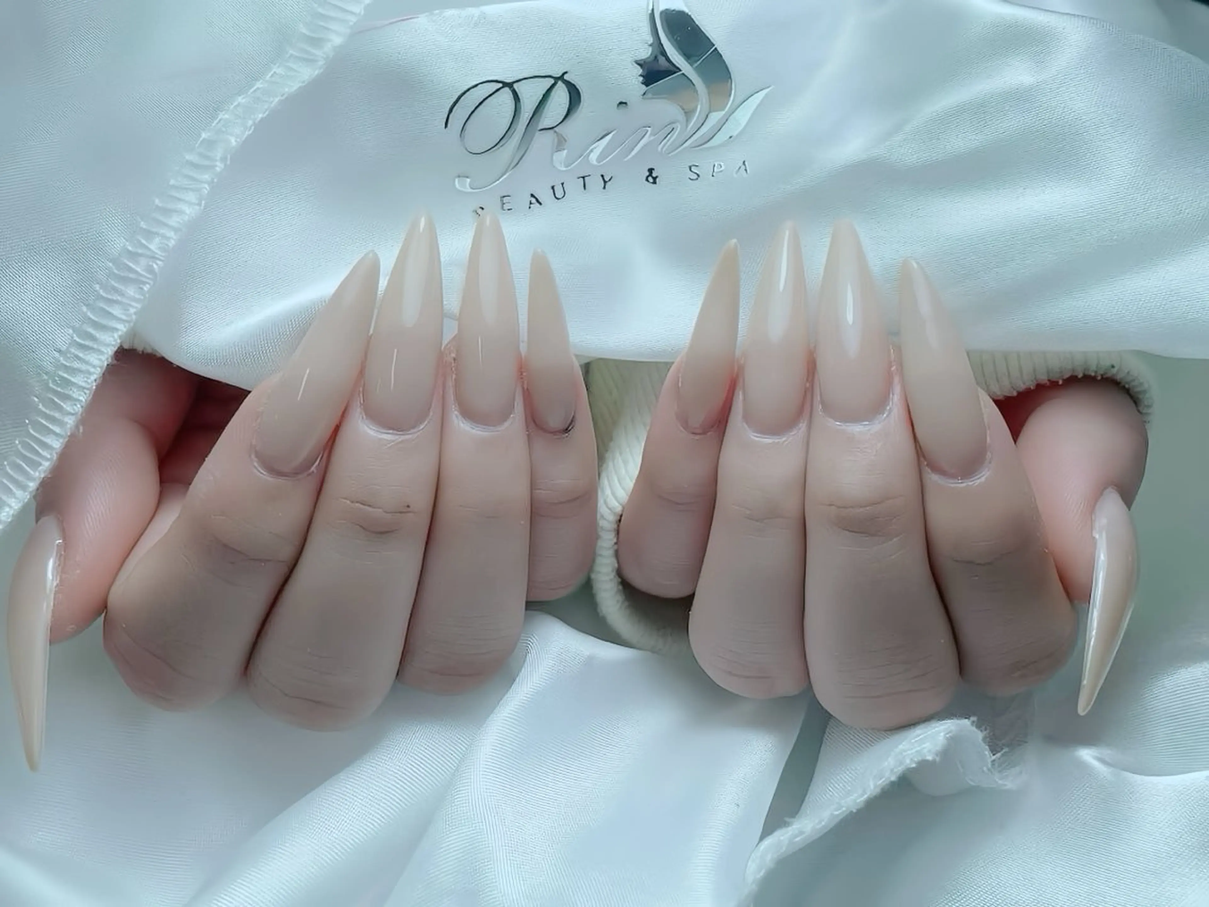 ネイル アニマル柄 ボルドー ブラウン チークネイル フレンチネイル ハンドネイル Rin Nail 新大久保店のネイルデザイン