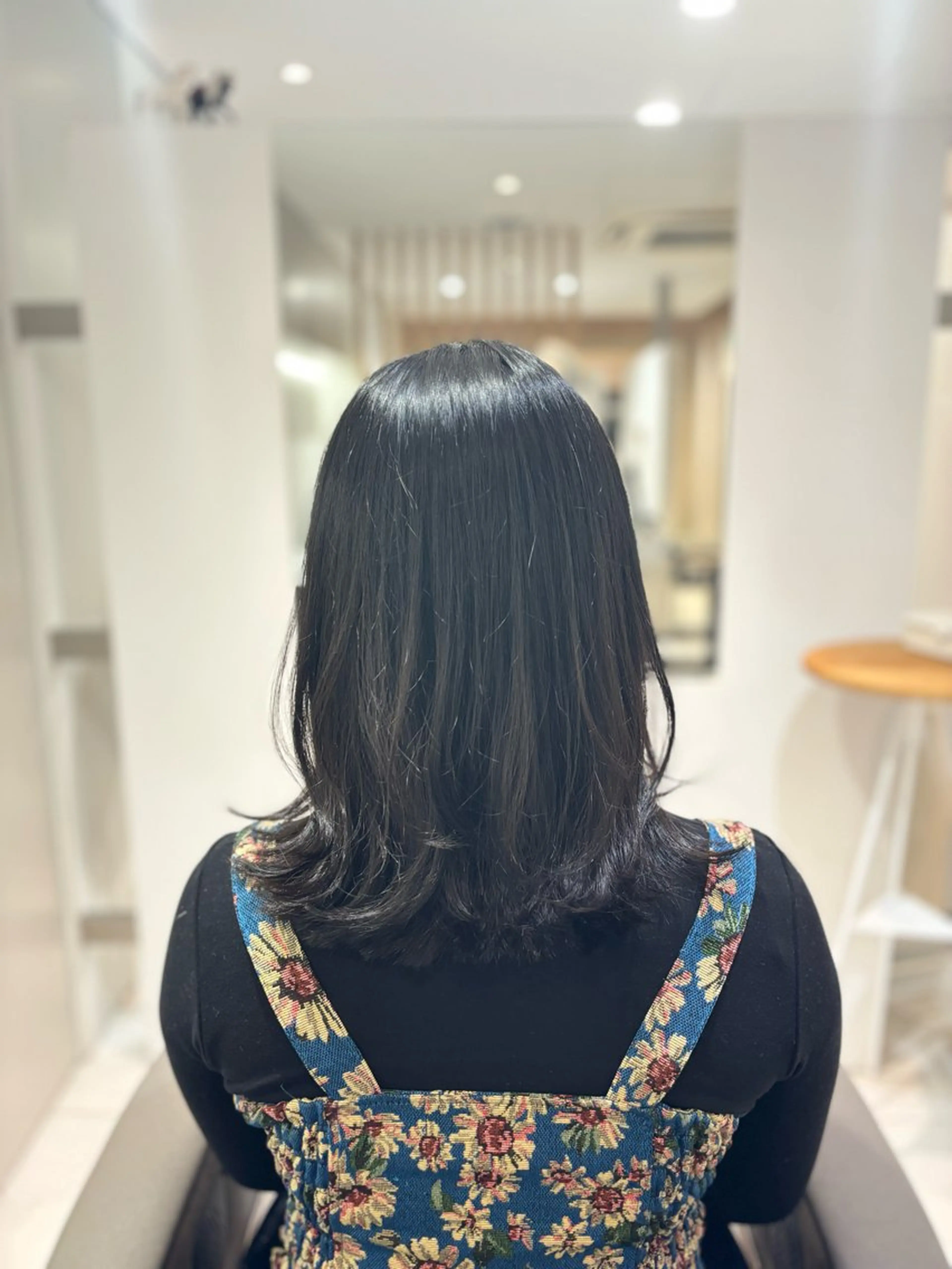 ミディアム カット トリートメント 白土 さくらのヘアスタイル