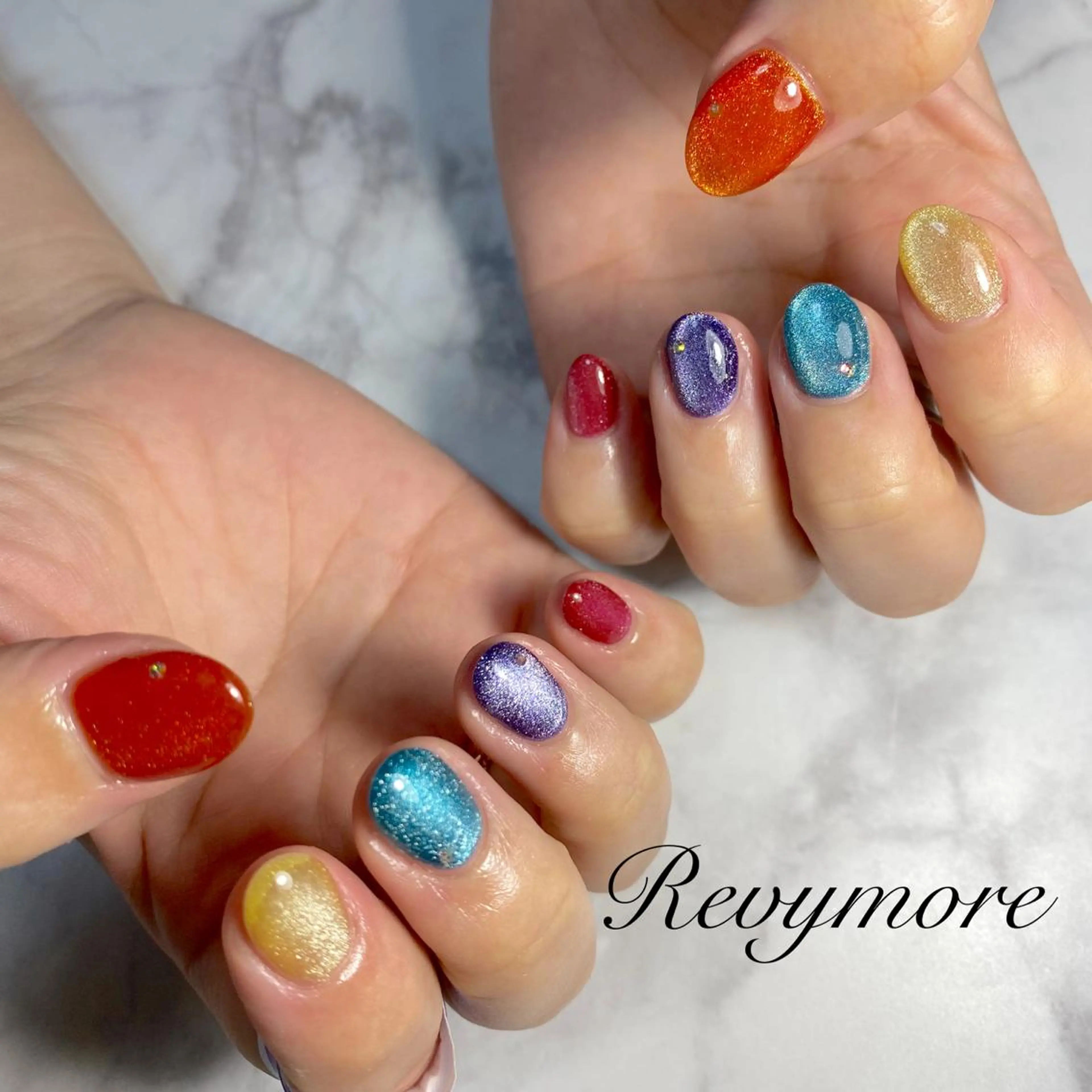 ミディアム ネイル 韓国風ヘア ジェルネイル キラキラネイル 韓国ネイル マグネットネイル nail salon Revymore所属・nail salon Revymoreのネイルデザイン