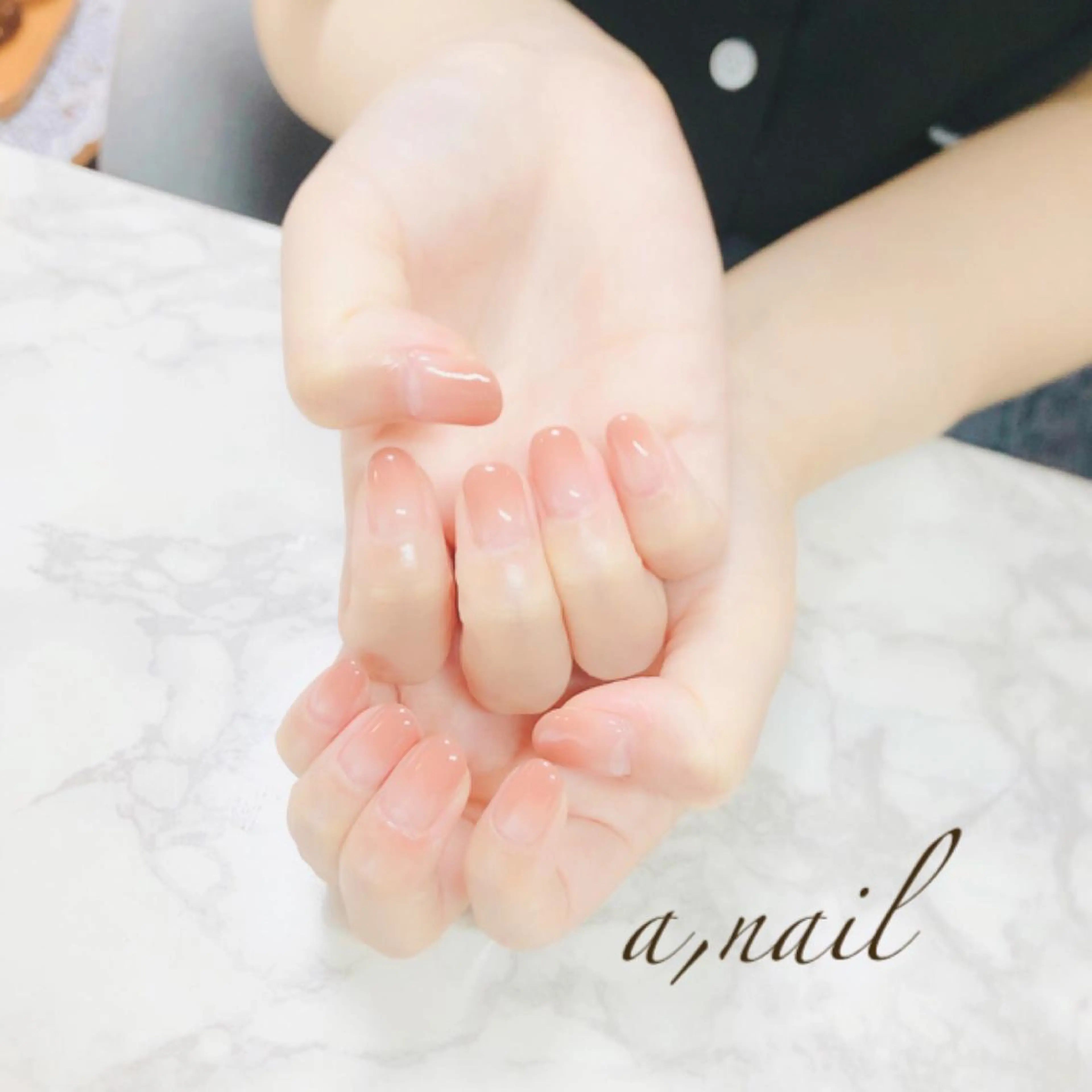 ネイル フットネイル ジェルネイル グラデーション ニュアンスネイル オフィスネイル ハンドネイル ネイルサロン エーネイルのネイルデザイン