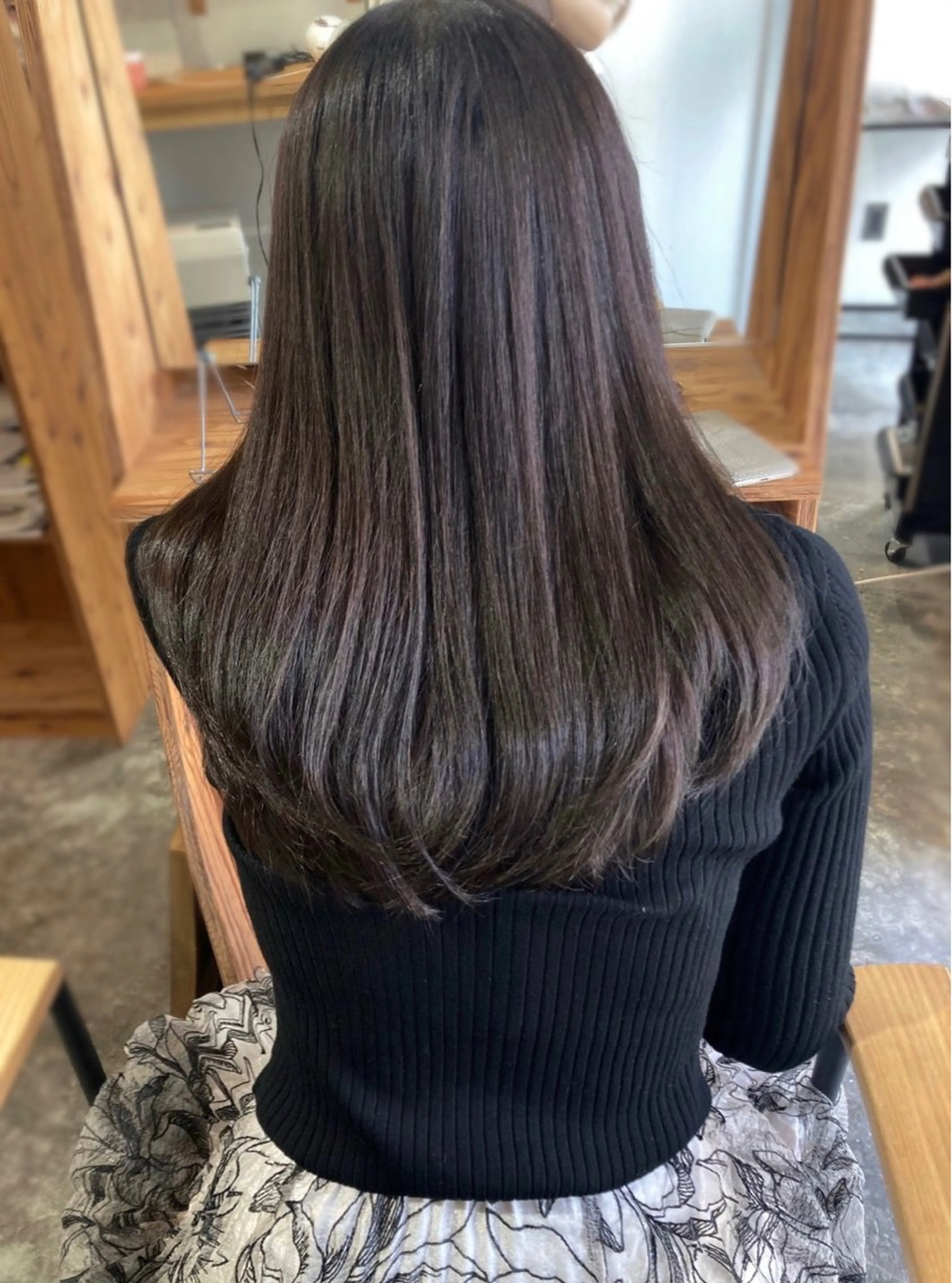 セミロング roka ノゾミのヘアスタイル