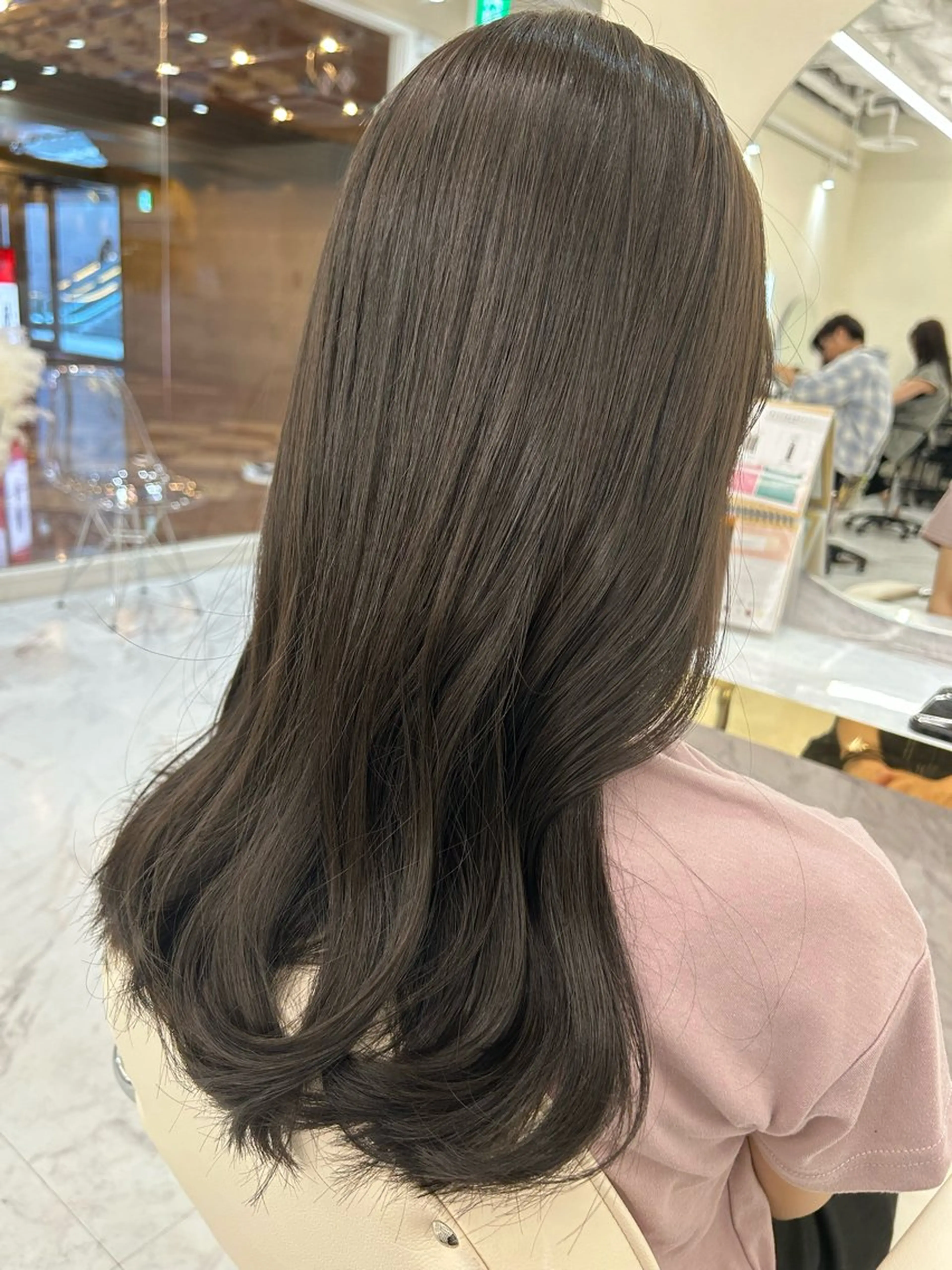 ロング カット ヘアカラー トリートメント 髪質改善カラー 🫧川井麻由のヘアスタイル