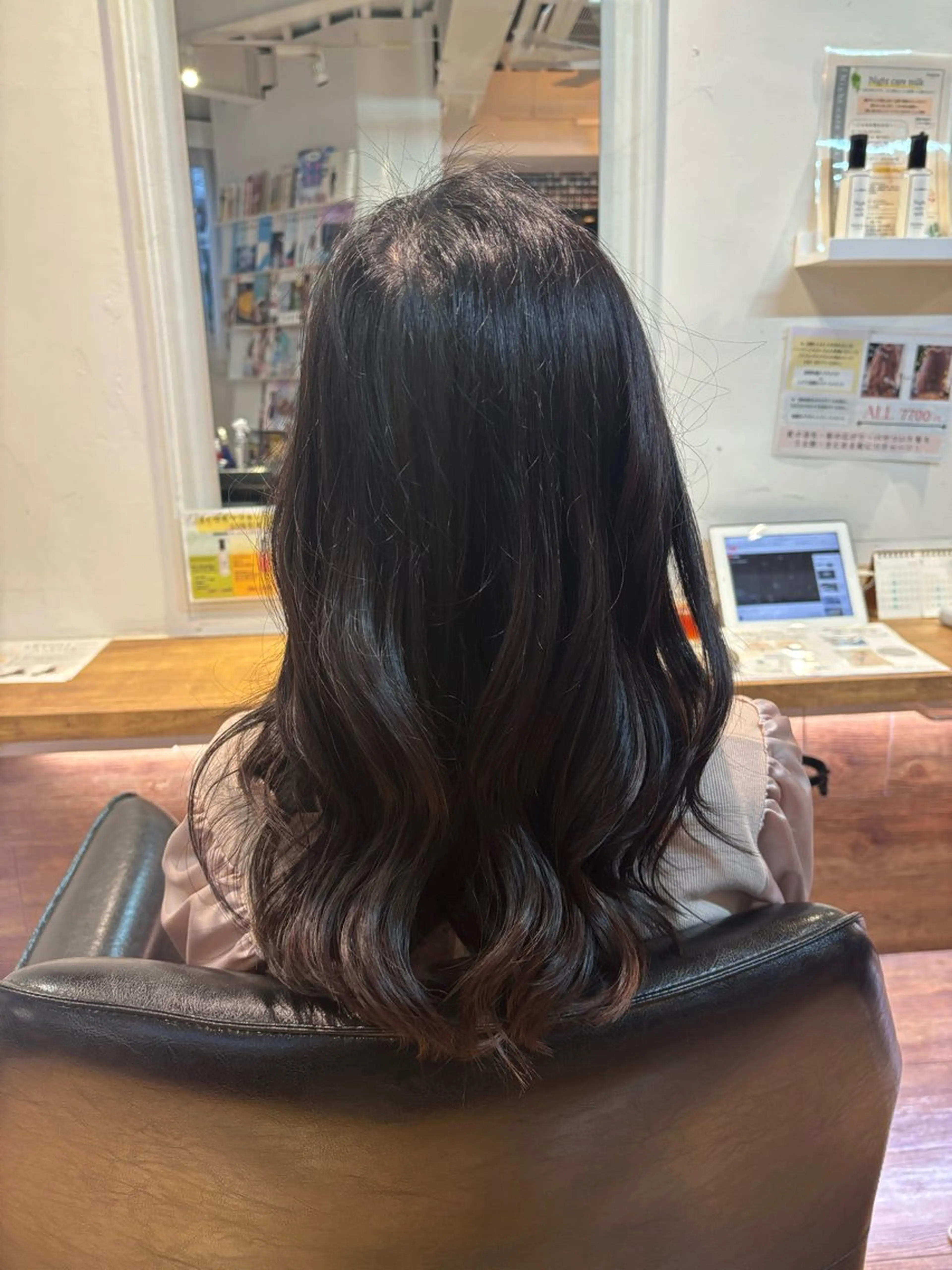 セミロング ヘアカラー トリートメント 荻窪8月阿佐ヶ谷 宇田川かなのヘアスタイル