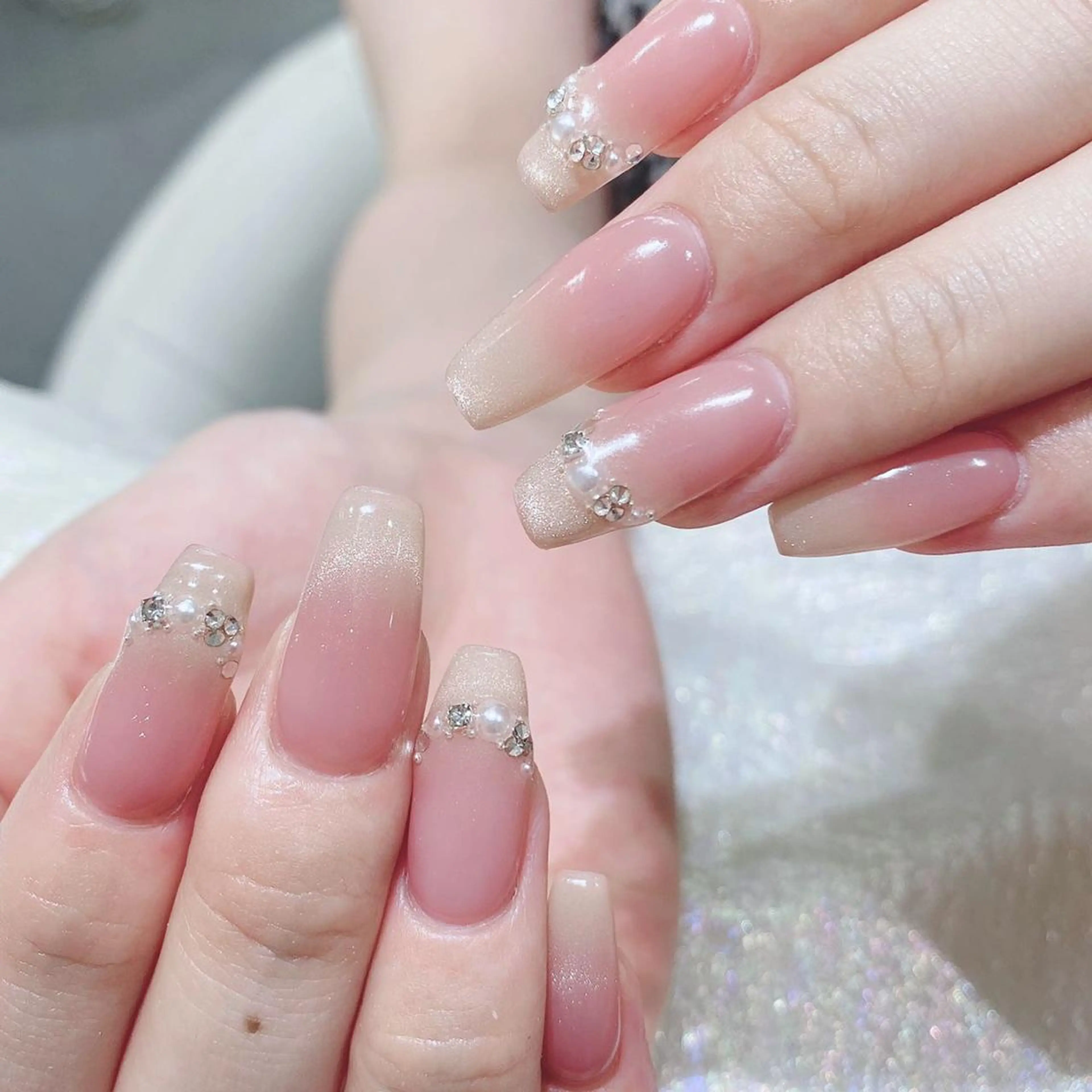 ネイル チークネイル ジェルネイル キラキラネイル マグネットネイル 持ち込み ハンドネイル Queens momoのネイルデザイン