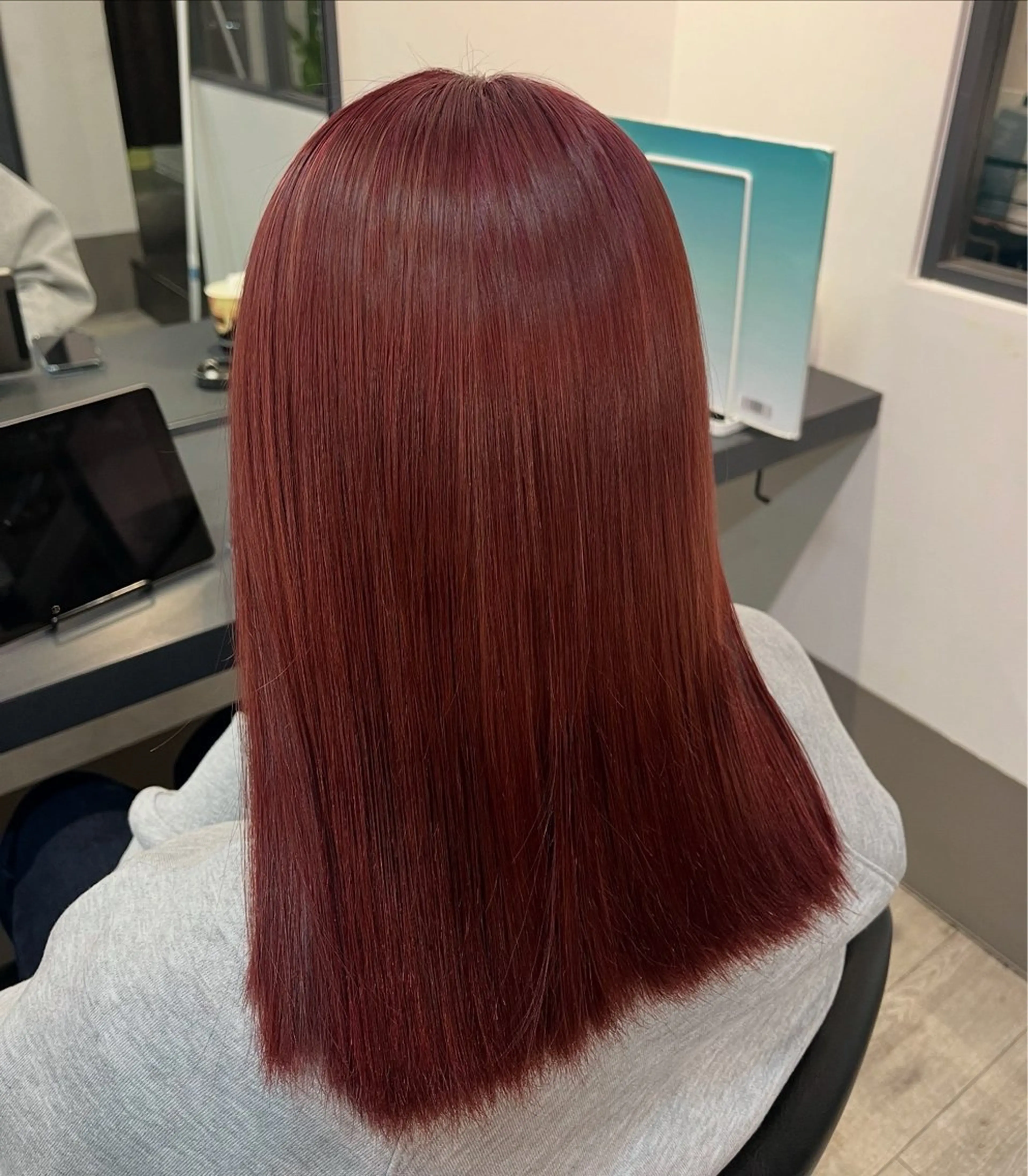 セミロング ヘアカラー ハイトーン/艶カラー 𝐧𝐨𝐚のヘアスタイル