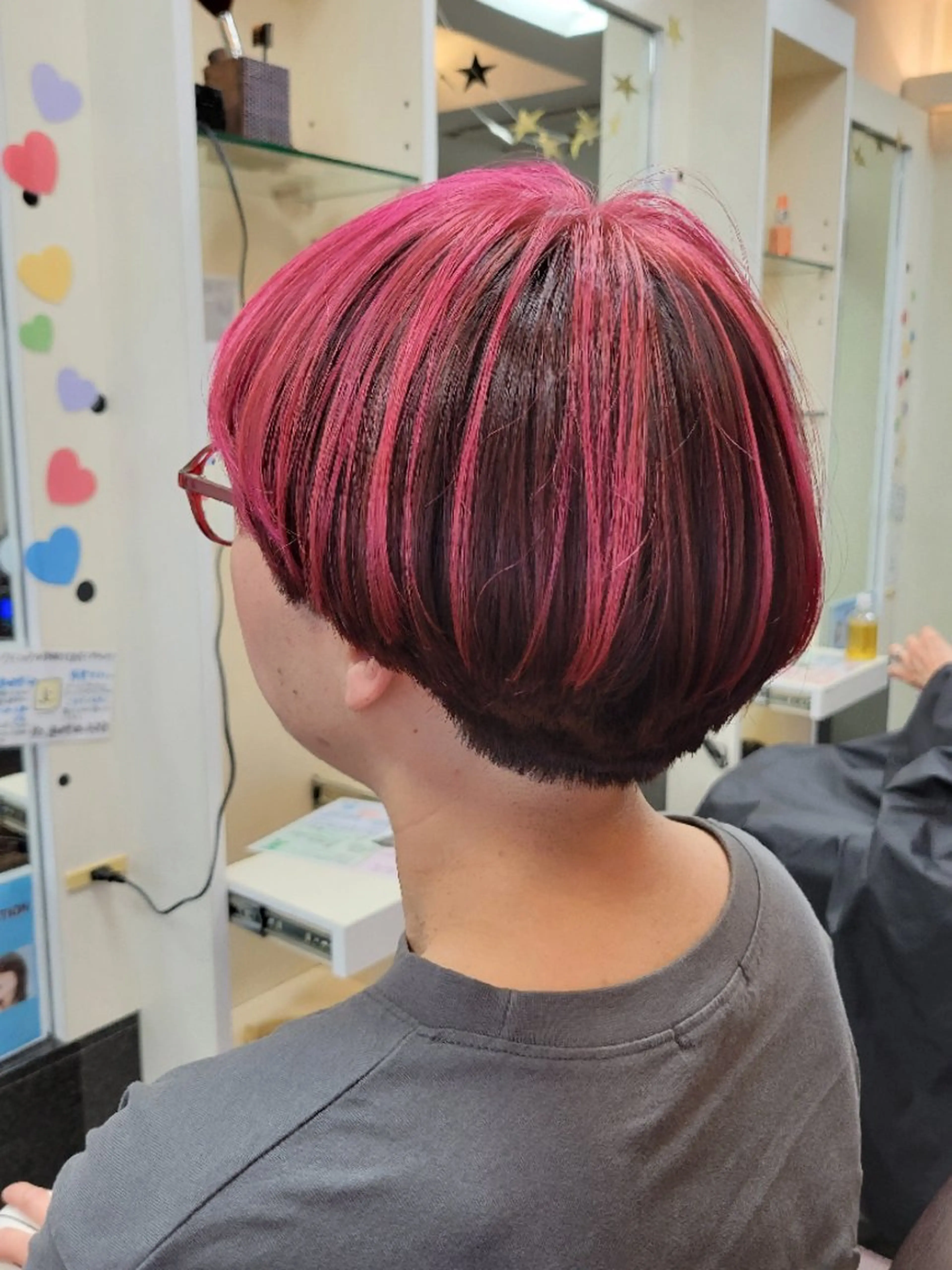 ショート カラー ピンクカラー マッシュヘア カット ヘアカラー 遠藤 史秋のヘアスタイル