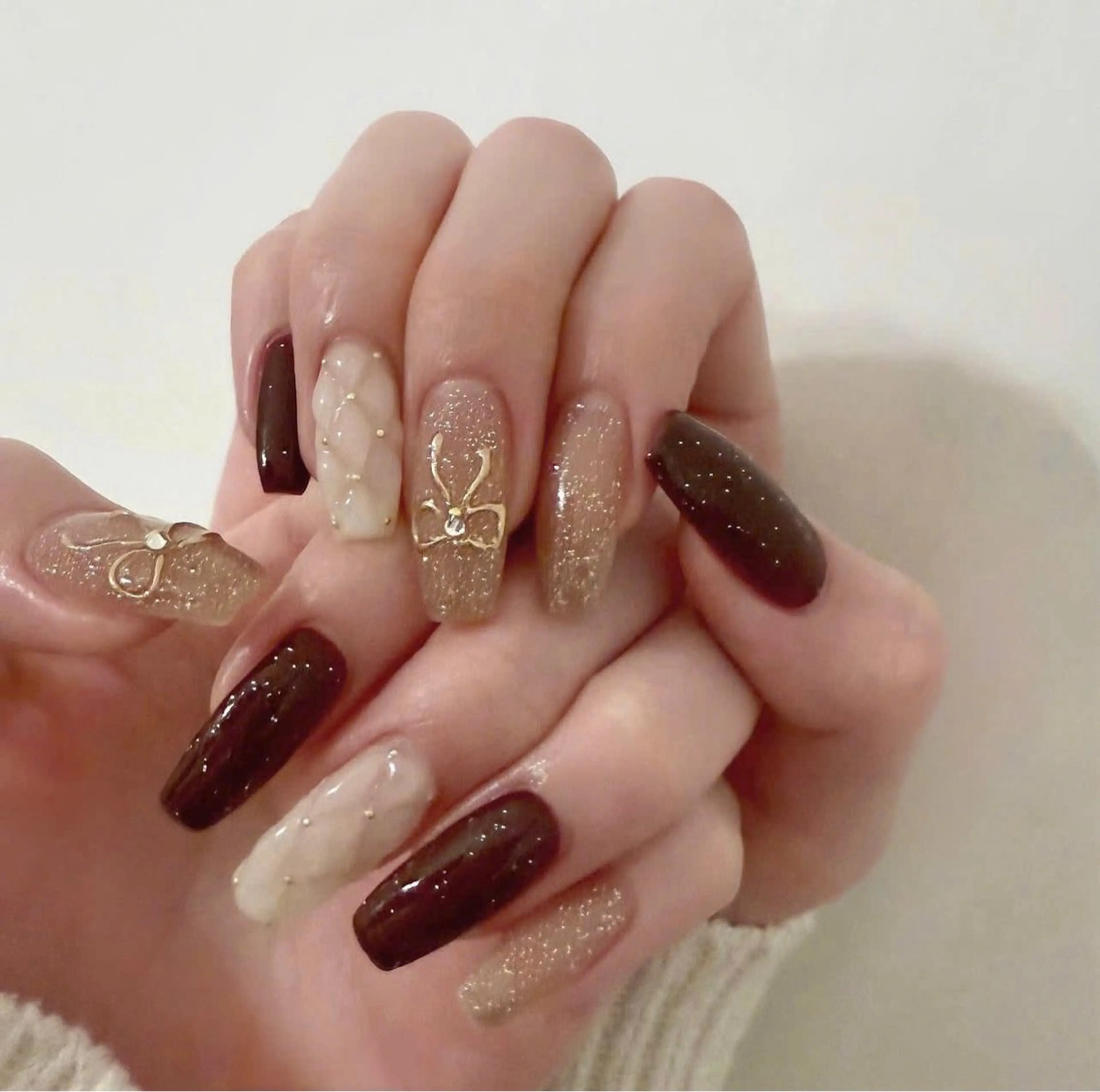 ネイル アニマル柄 オーロラネイル チークネイル フラッシュネイル ジェルネイル ハンドネイル Lyna Nail のネイルデザイン
