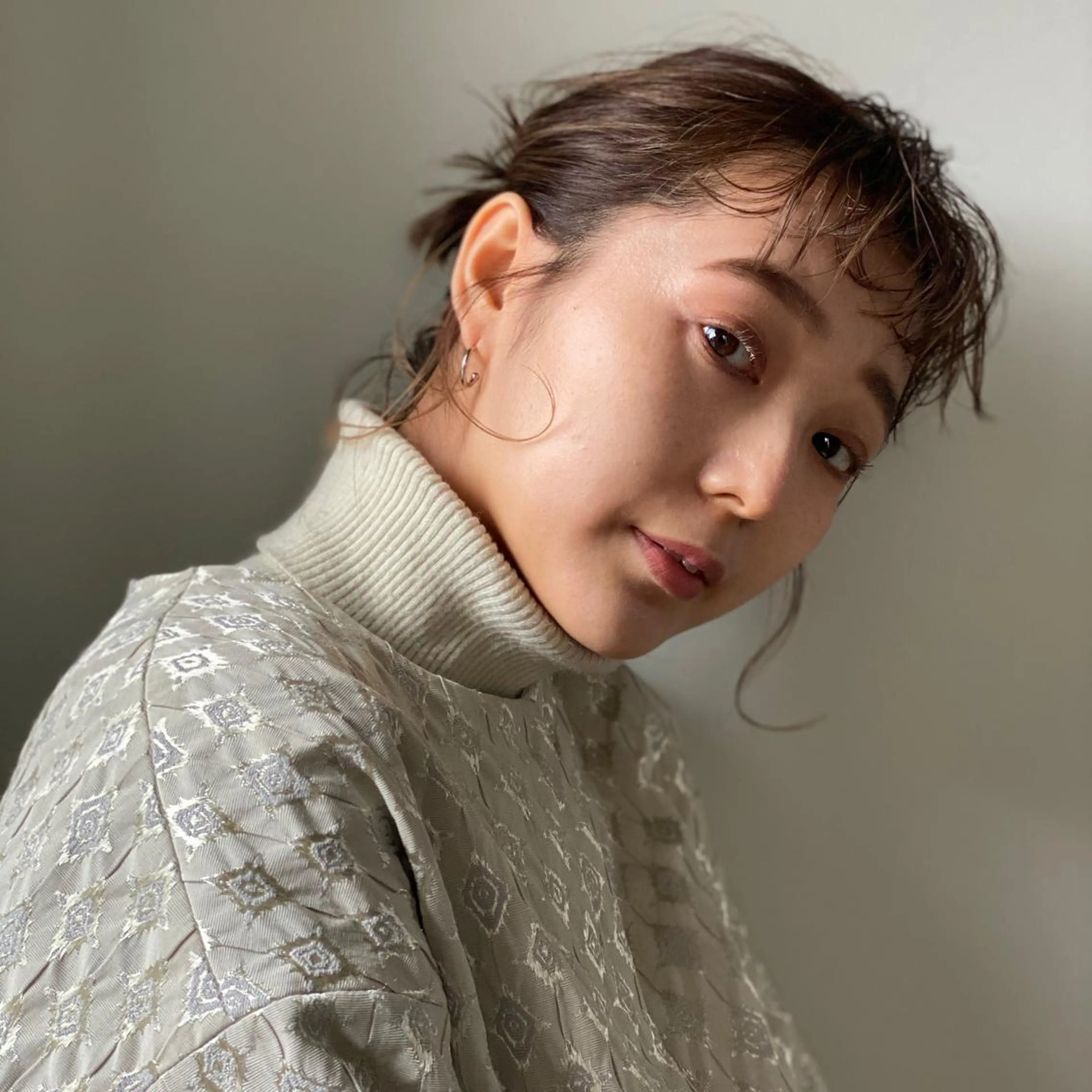ミディアム ヘアアレンジ 綺麗で可愛い艶カラー カワモトユウキのヘアスタイル