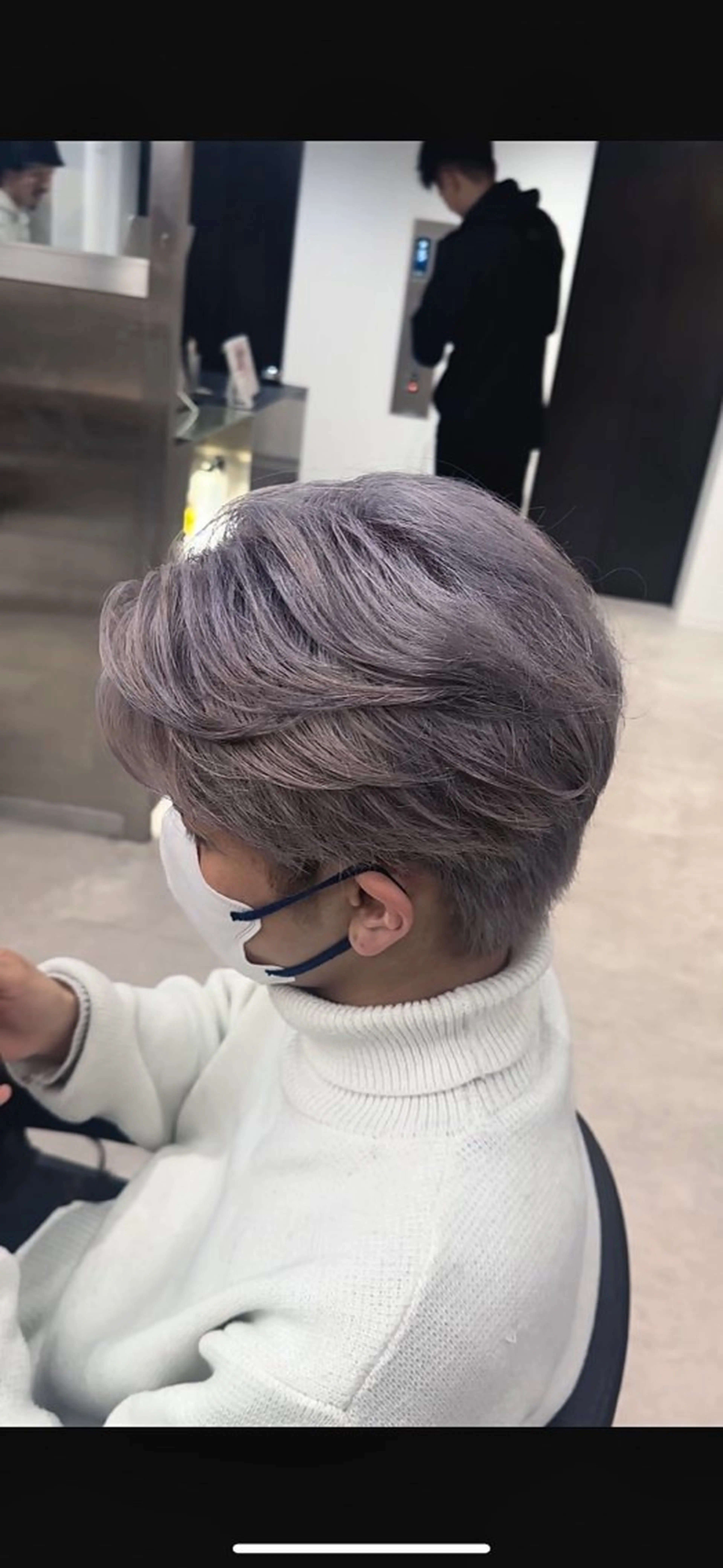カラー メンズ メンズブリーチ センターパート メンズハイトーン メンズメッシュ メンズパーマ punel nayu🌻のヘアスタイル