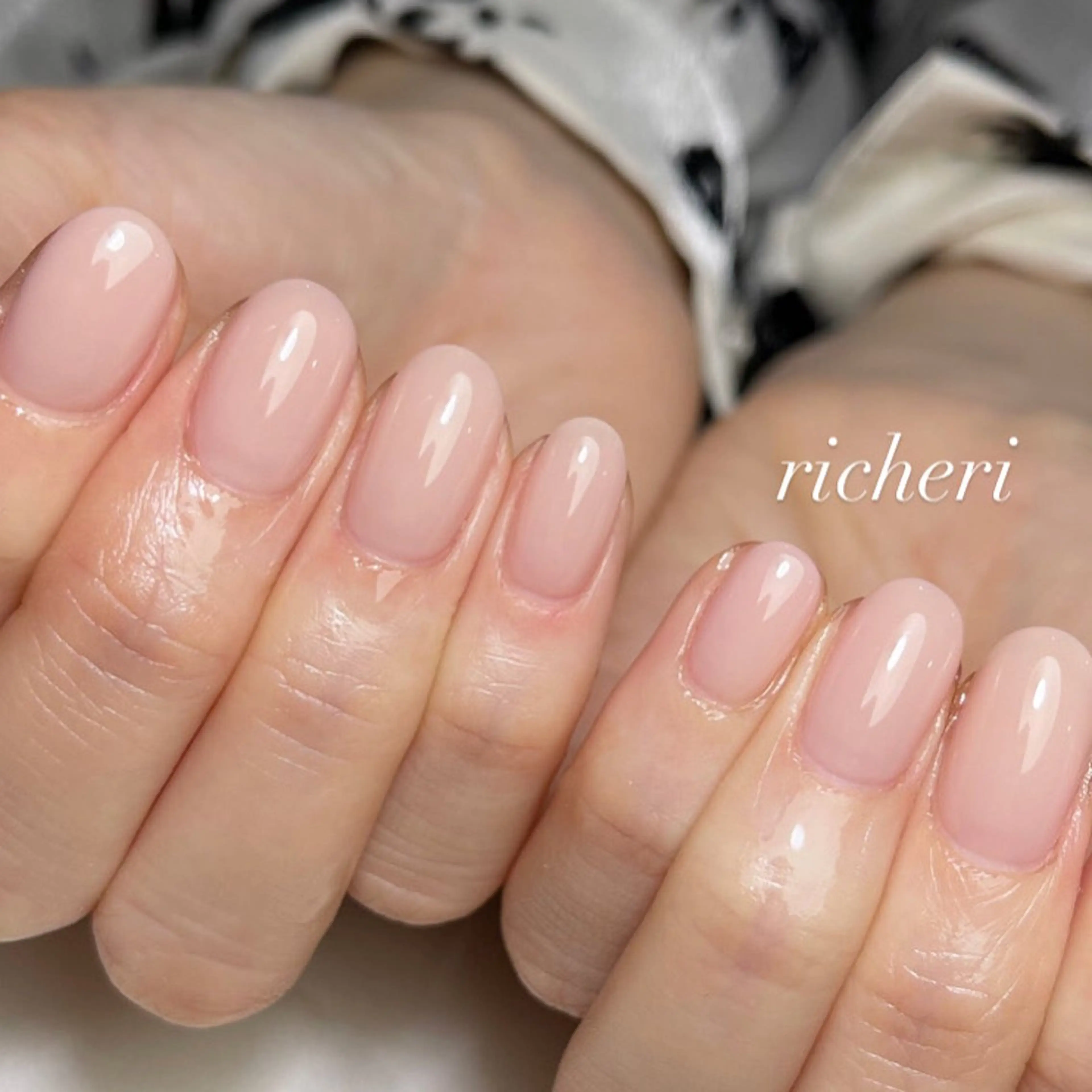 ミディアム ネイル ハンドネイル richeri beautyのエステ・リラクイメージ