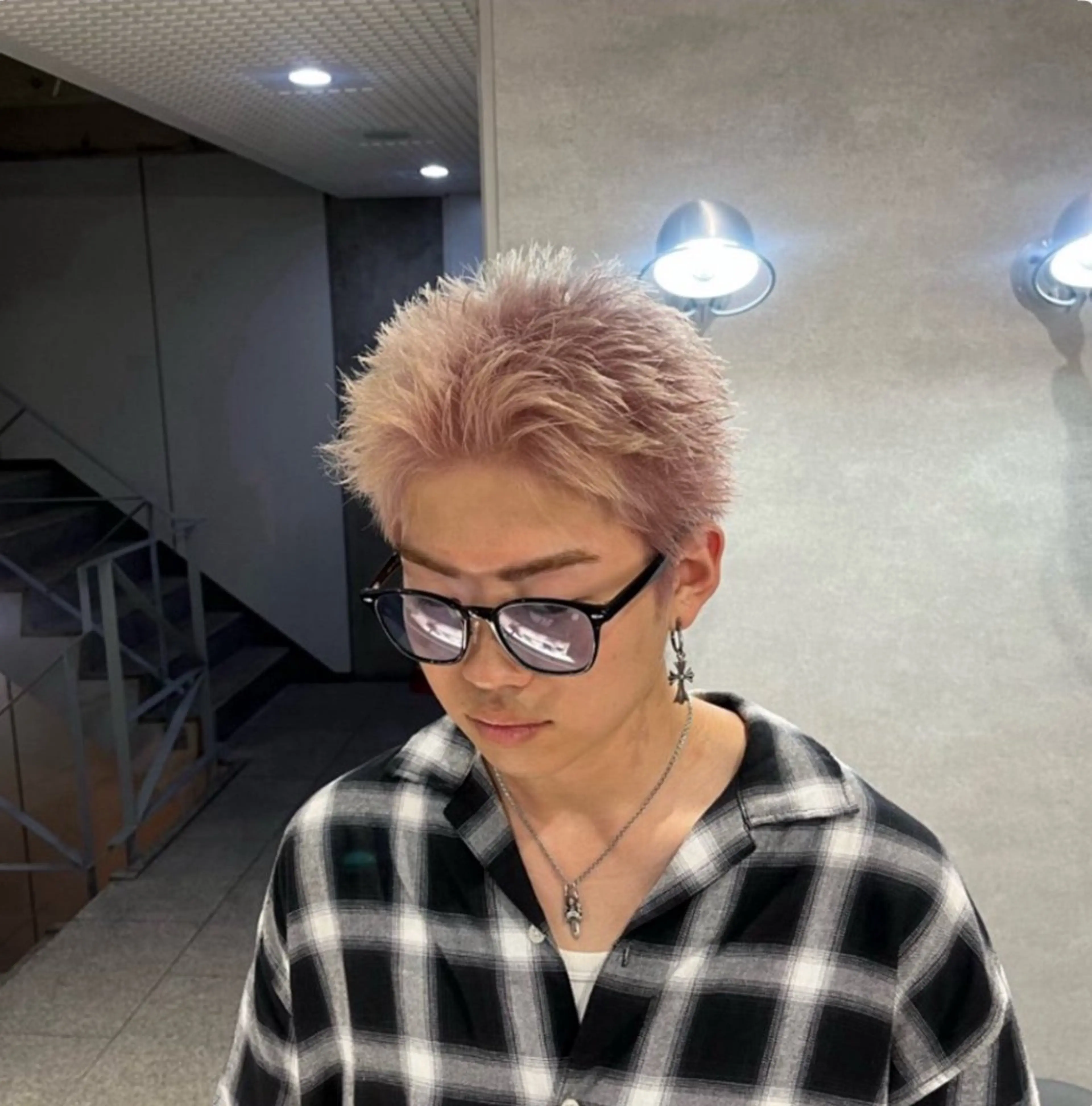ショート カラー パーマ メンズ スパイキーショート ピンクカラー ホワイトピンク ショートヘア カット ヘアカラー 🔥スパイキー 特化🔥菊水皐暉🔥のヘアスタイル