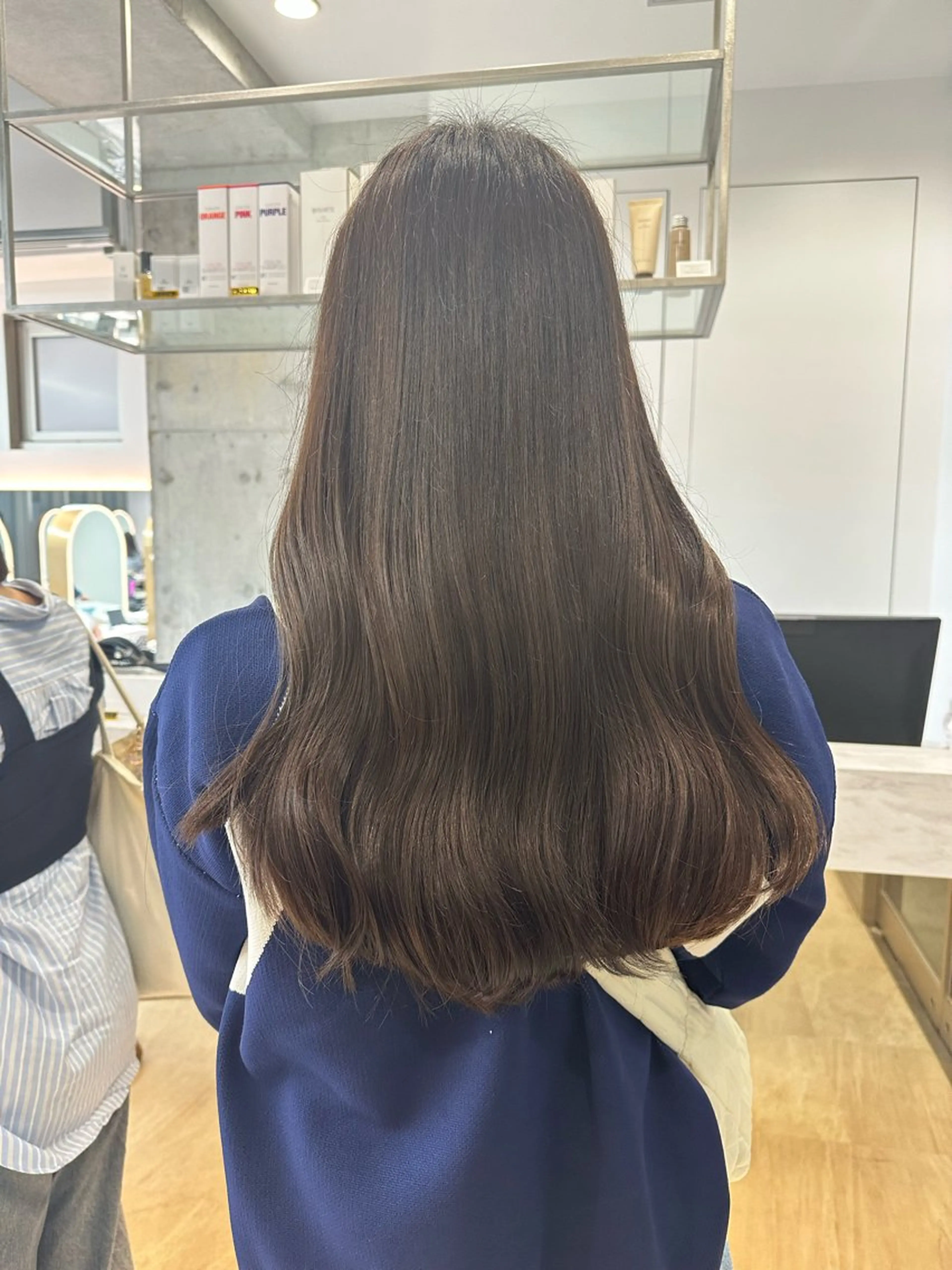ロング ヘアカラー トリートメント Lond  Emi 艶髪モテヘアのヘアスタイル