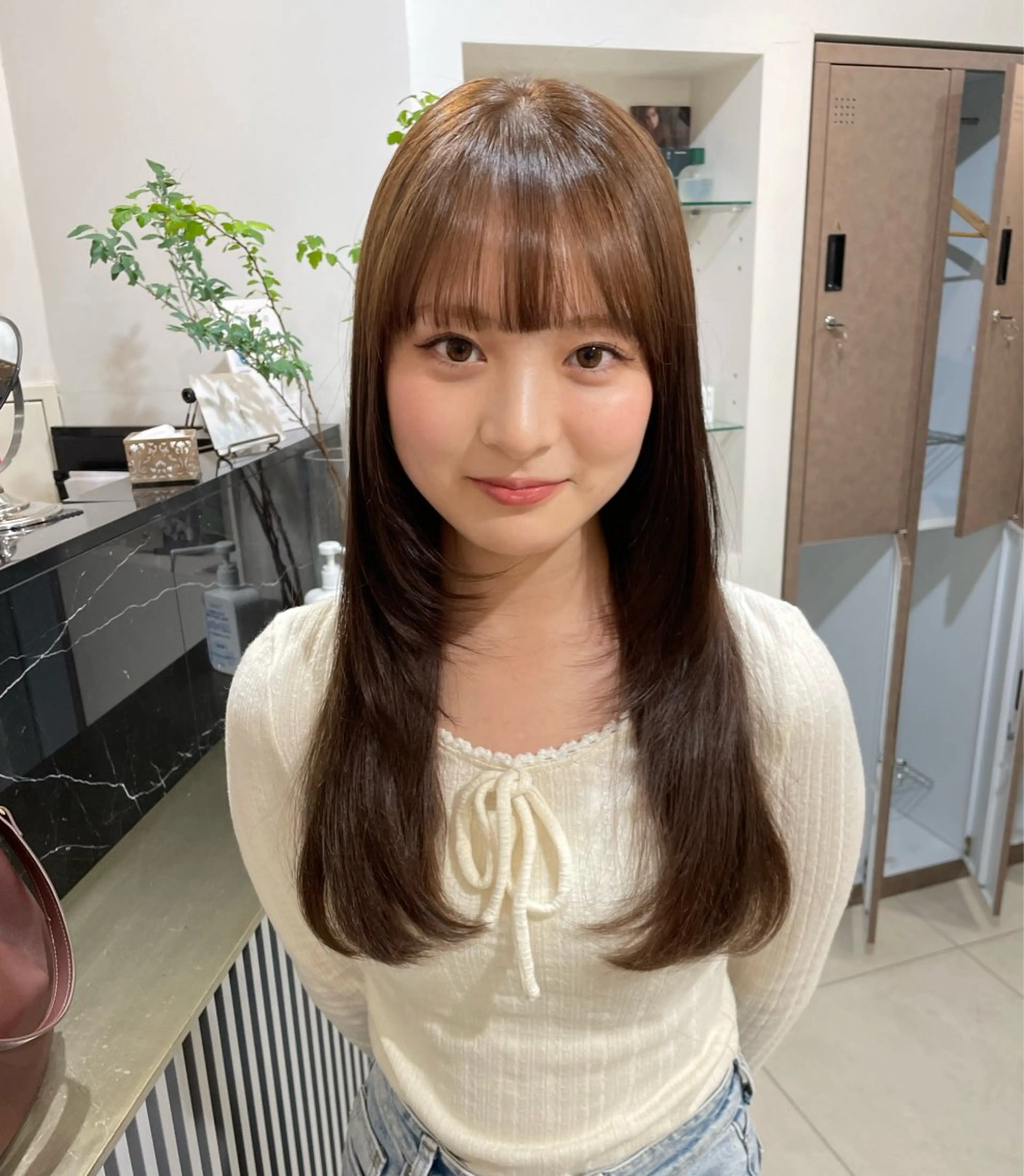 ロング レイヤーカット ヘアカラー すみれ Euphoriaのヘアスタイル