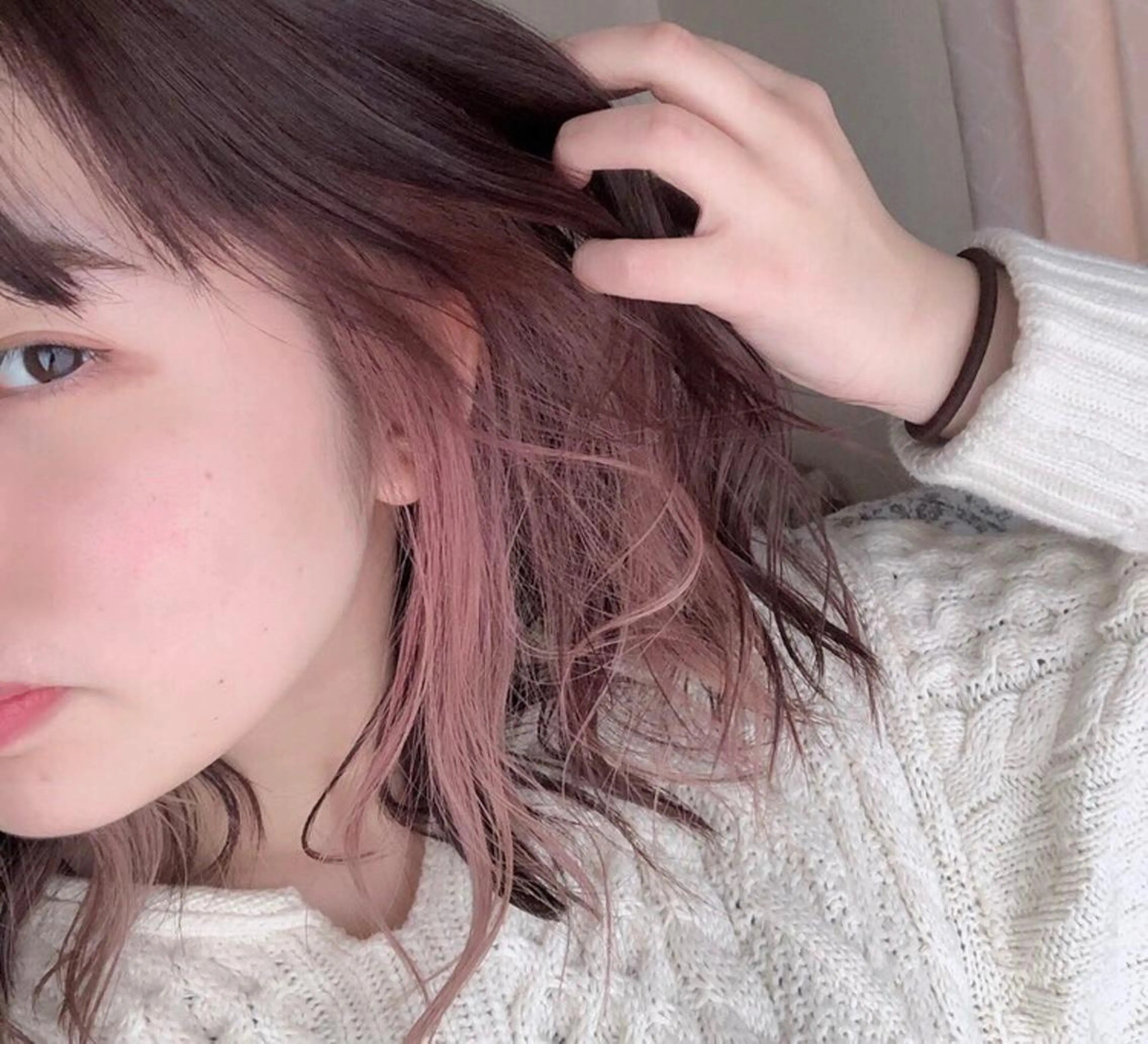ミディアム カラー ブラウンカラー イヤリングカラー ピンクカラー ピンクブラウン パ ルのヘアスタイル