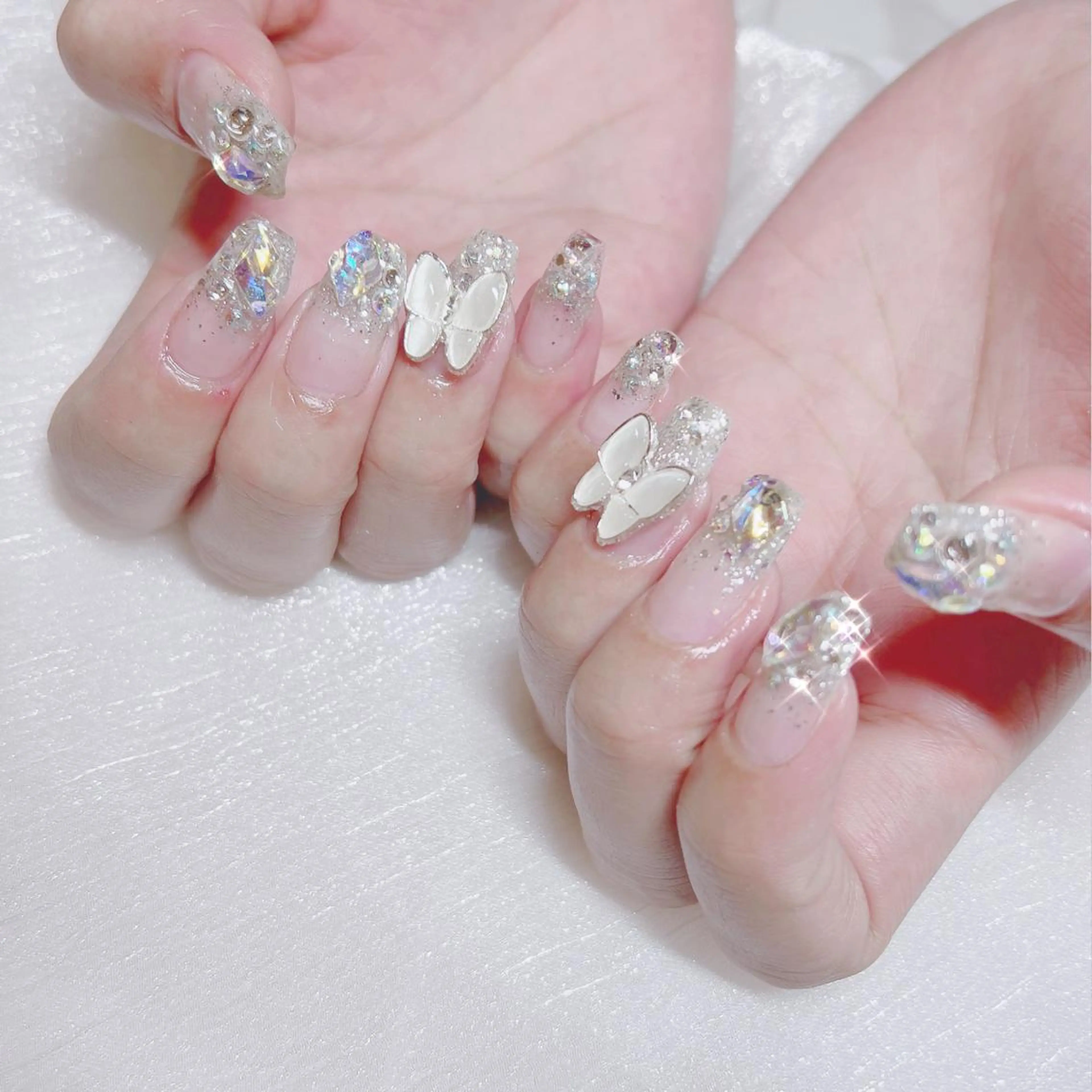 ネイル オーロラネイル フットネイル フレンチネイル ジェルネイル 韓国ネイル ハンドネイル ハンドケア 【ENサロン】 Rei🎀Nailのネイルデザイン