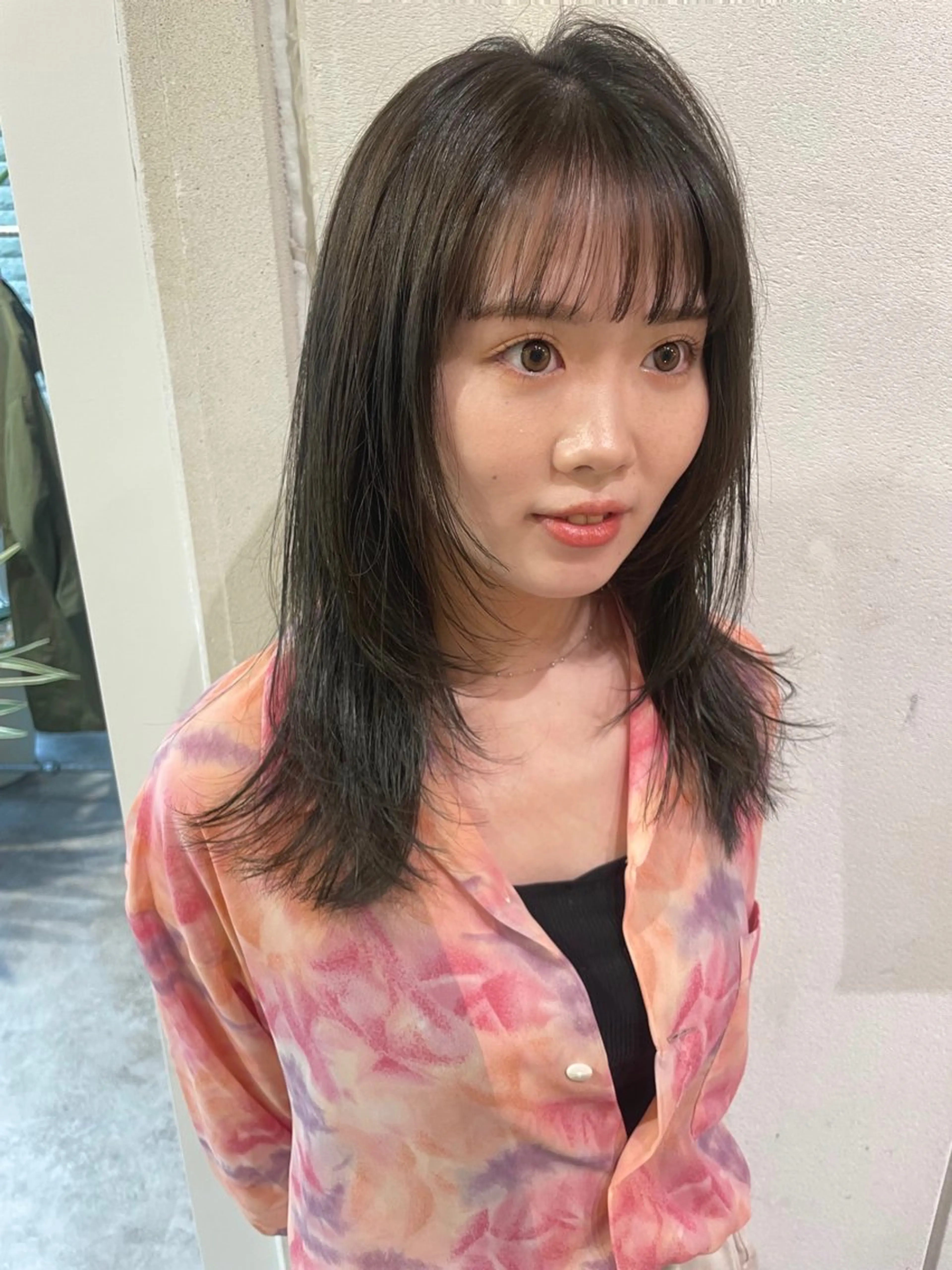 ミディアム 顔まわりレイヤー レイヤーカット カット ヘアカラー ニュアンスヘア /透明感🪽AYAのヘアスタイル