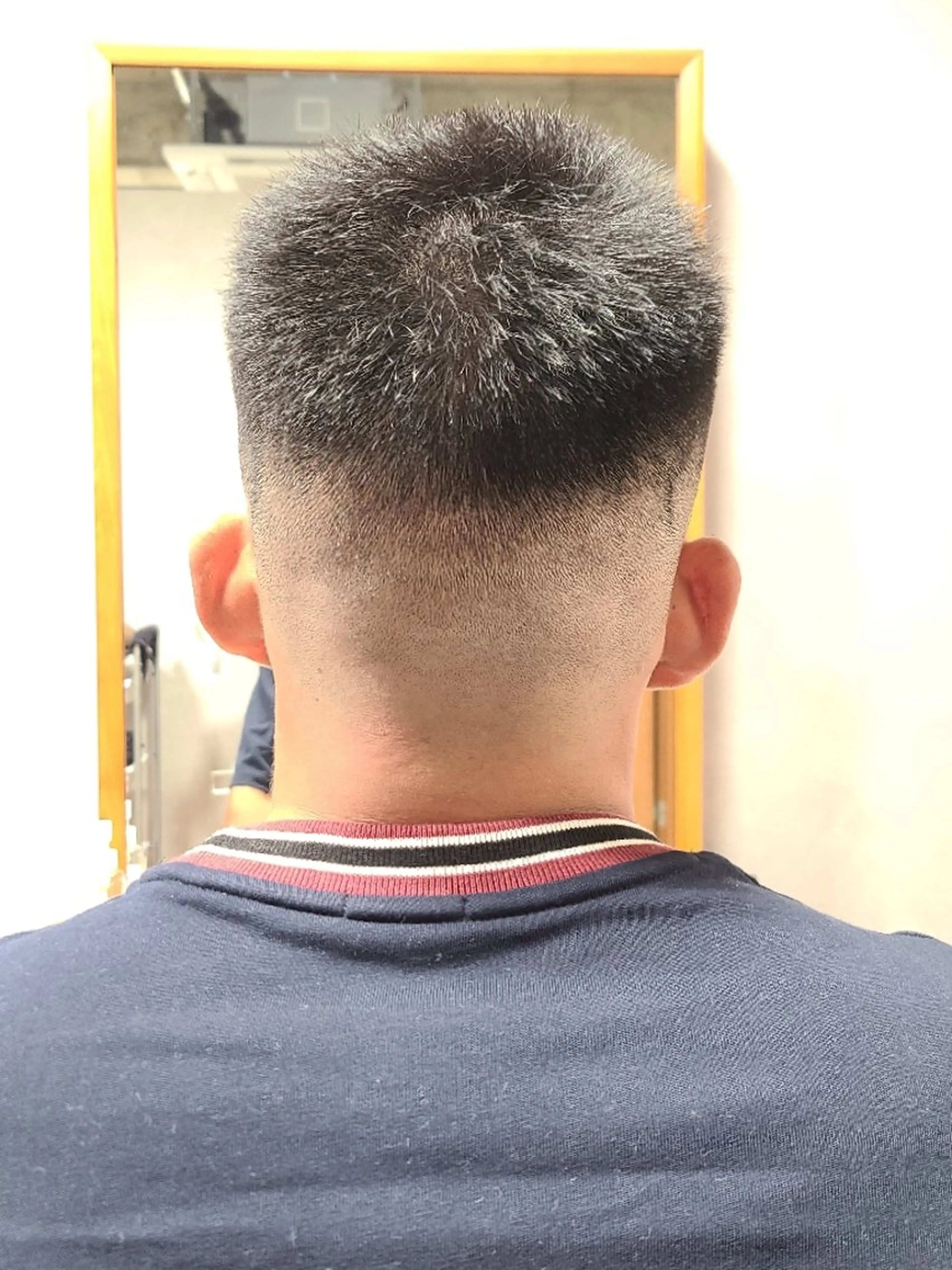 ショート メンズ フェードカット カット 桐島 令奈のヘアスタイル