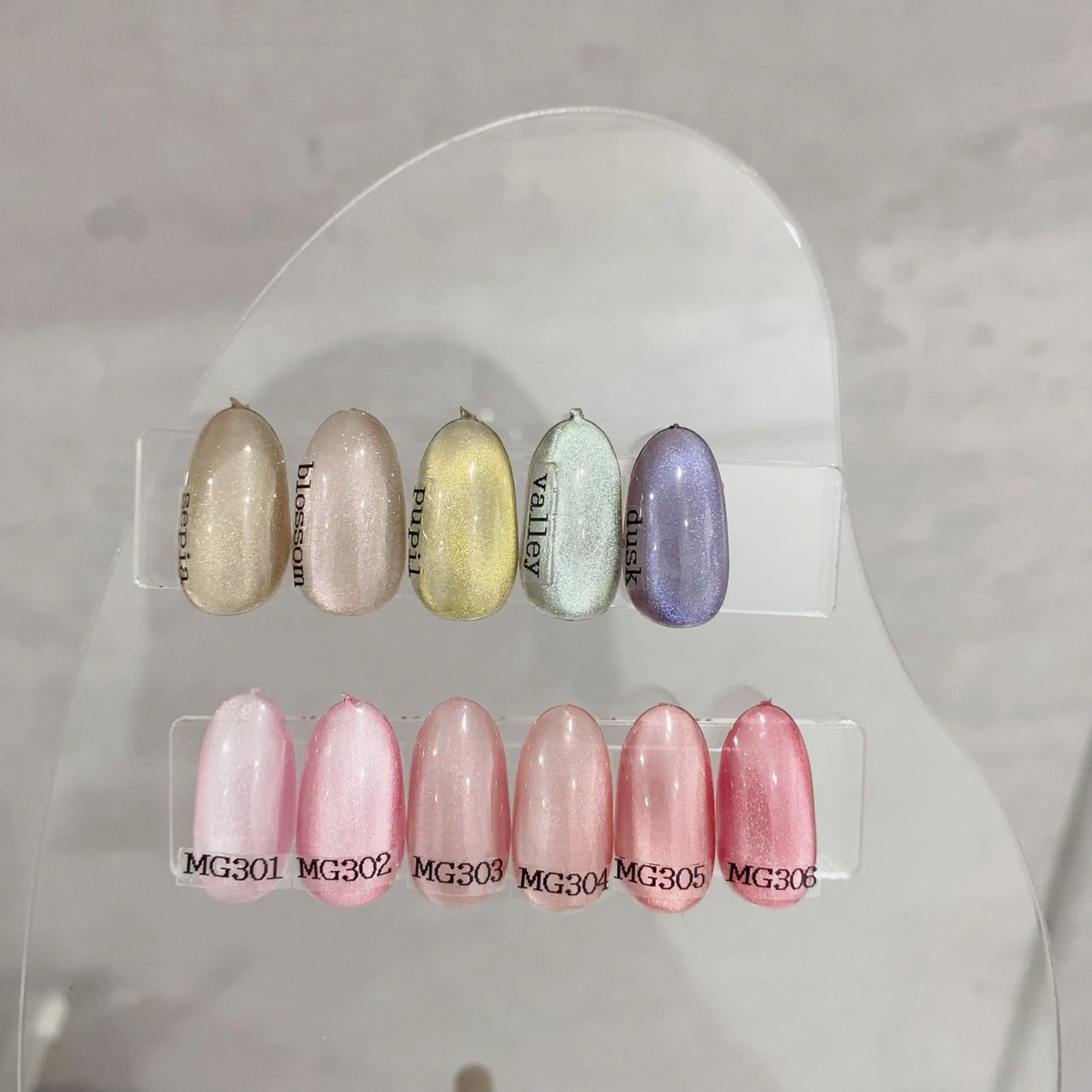 ネイル マグネットネイル ハンドネイル SOL NAILのネイルデザイン