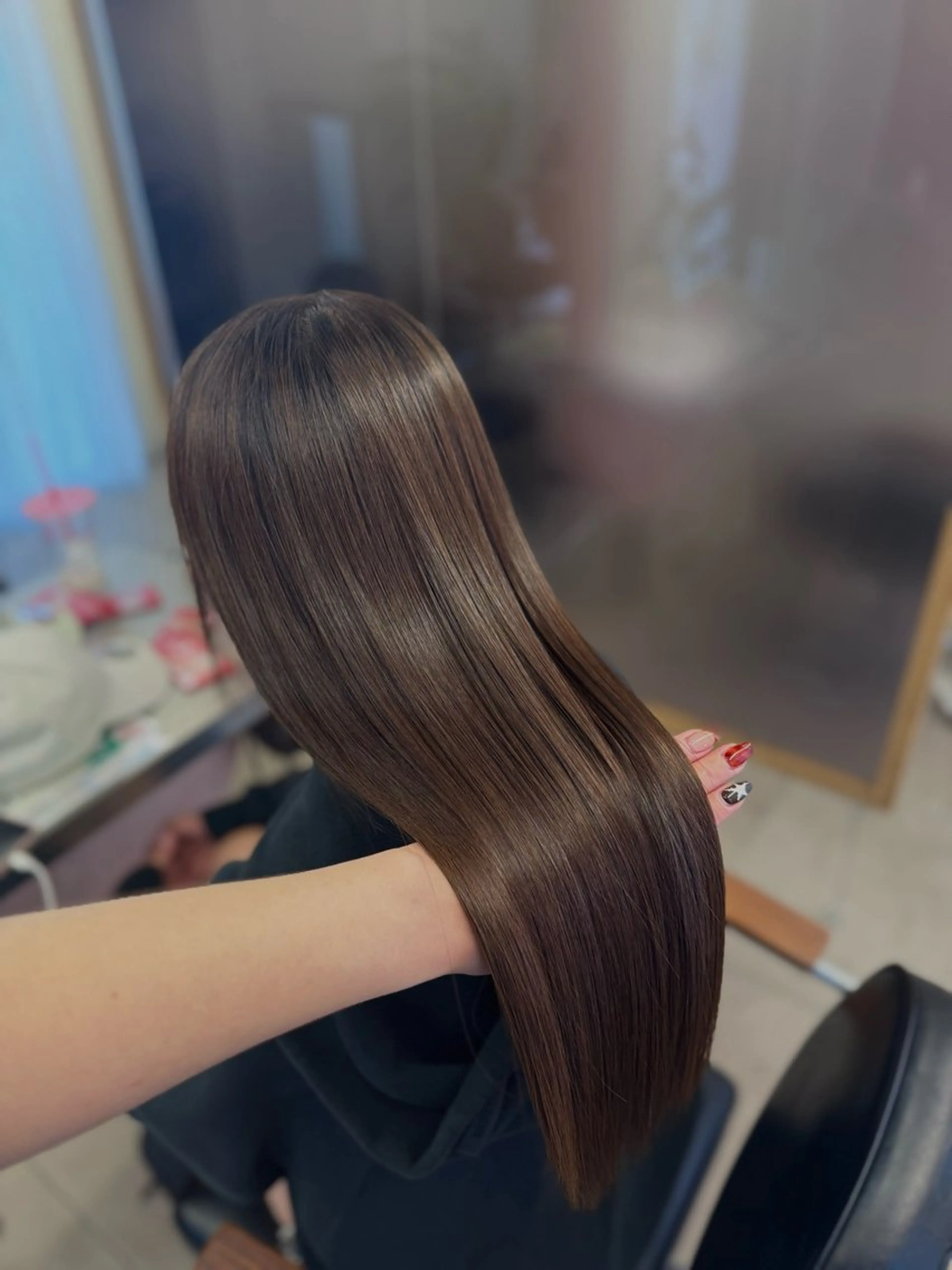 ミディアム 縮毛矯正 酸性ストレート カット 縮毛矯正 SOL by shes 梅田茶屋町所属・NAO/暖色カラー /ベージュカラーのヘアスタイル