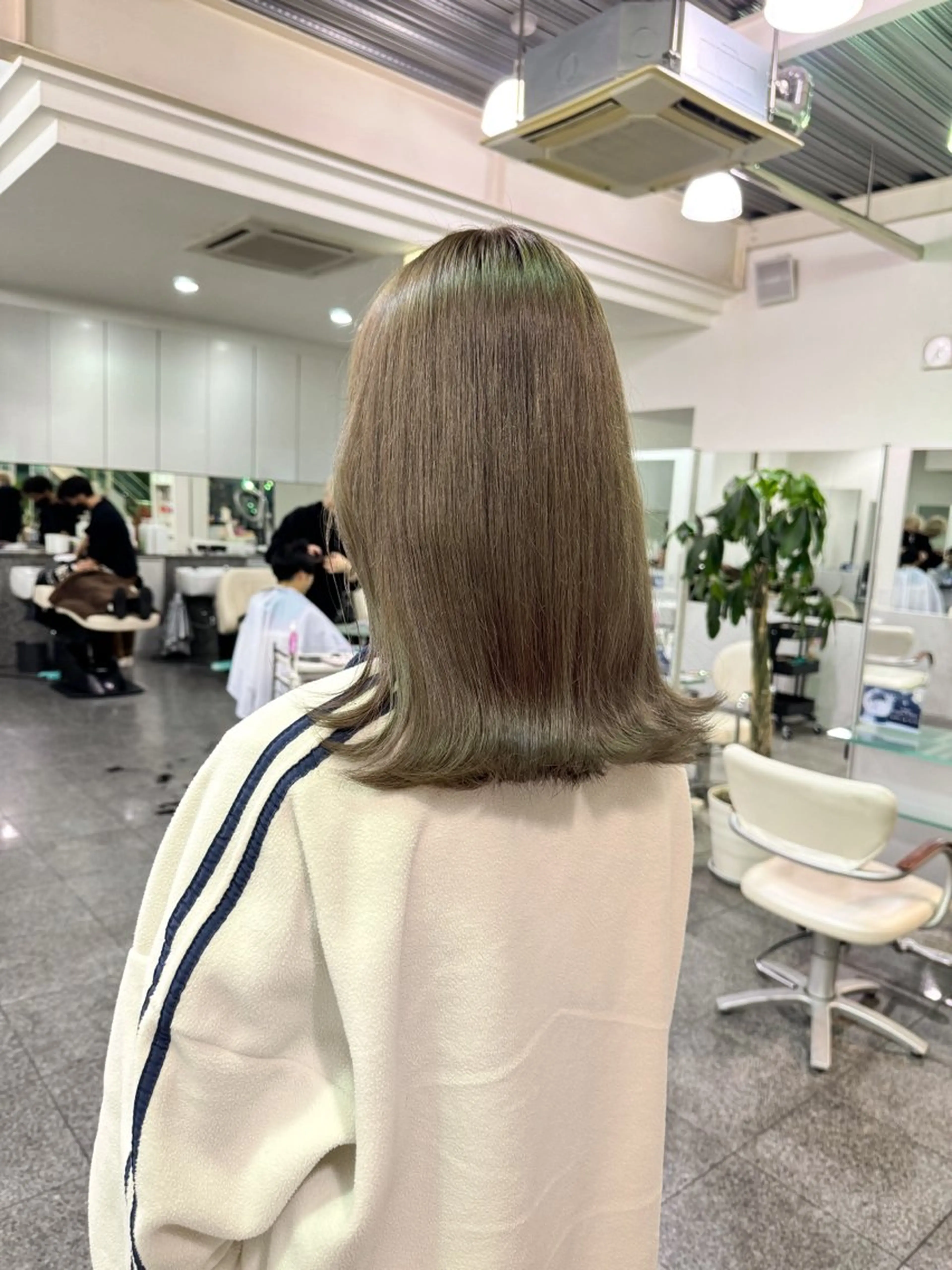 セミロング カラー カット ヘアカラー トリートメント 🎀ヒシダアキ /taboo🎀のヘアスタイル