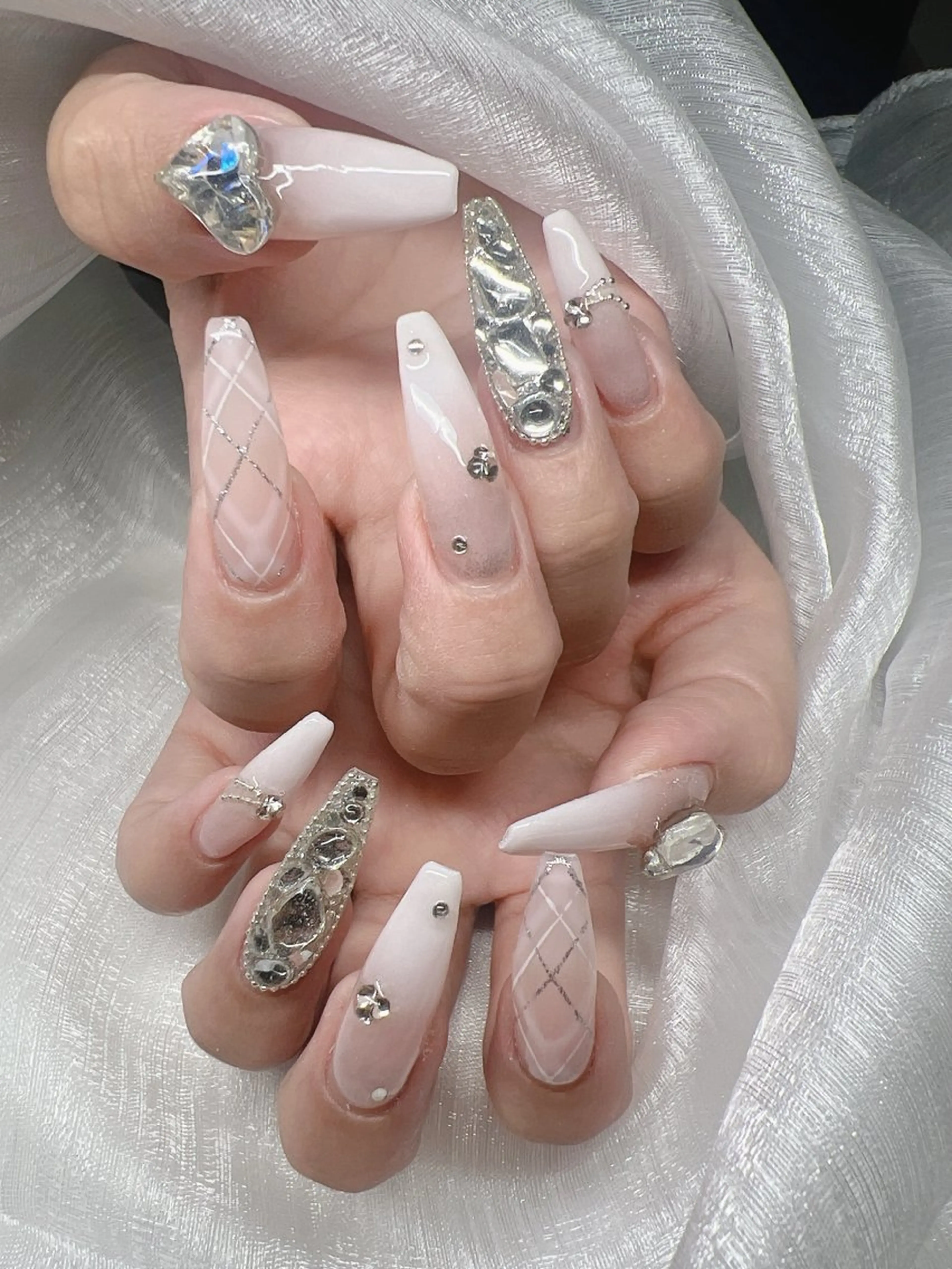 ネイル 長さ出し グラデーション キラキラネイル マグネットネイル ニュアンスネイル ハンドネイル Lee Nails チップ長さだし専門店のネイルデザイン
