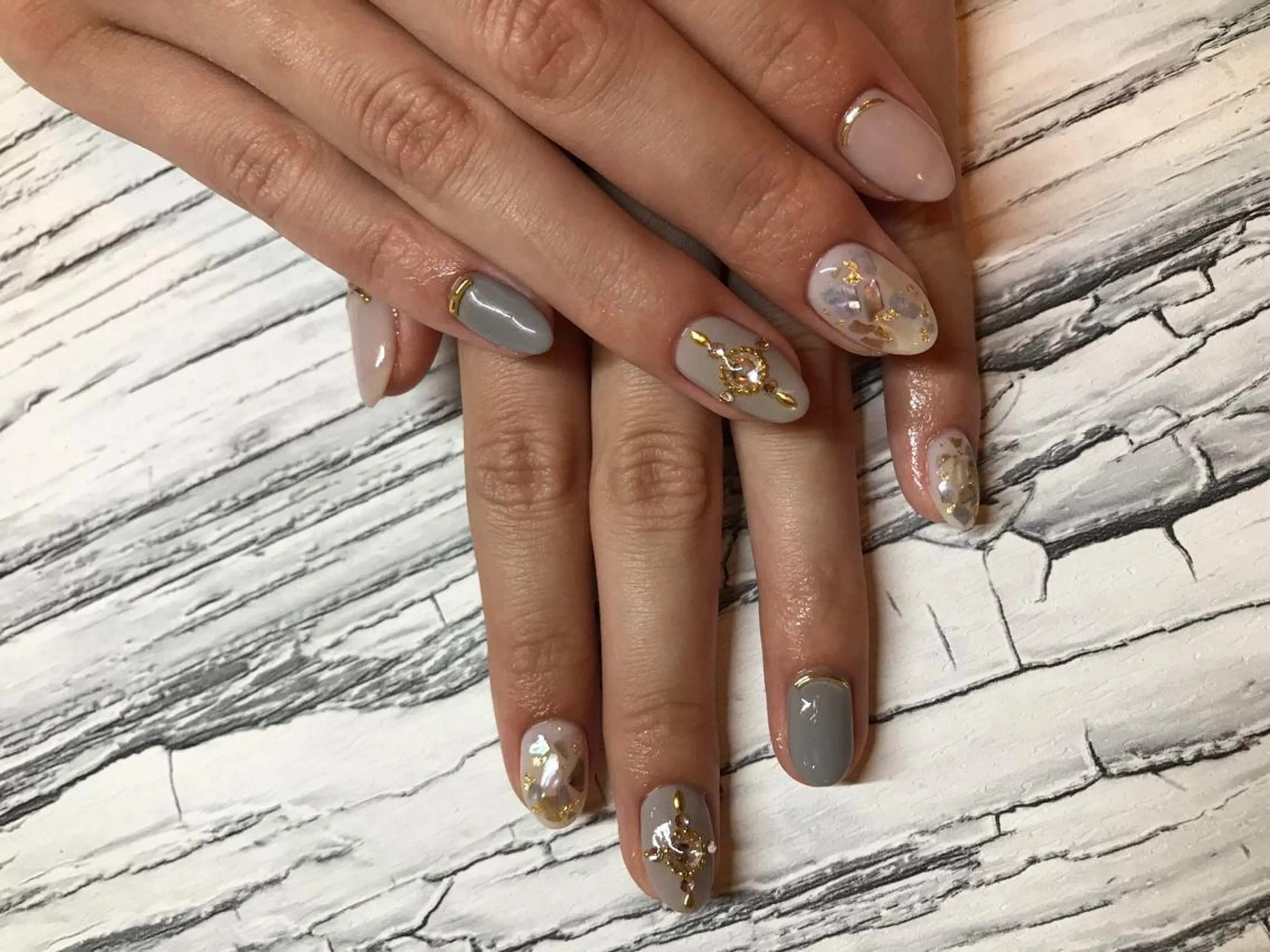 ネイル ジェルネイル atelier chic+所属・atelier chic+のネイルデザイン