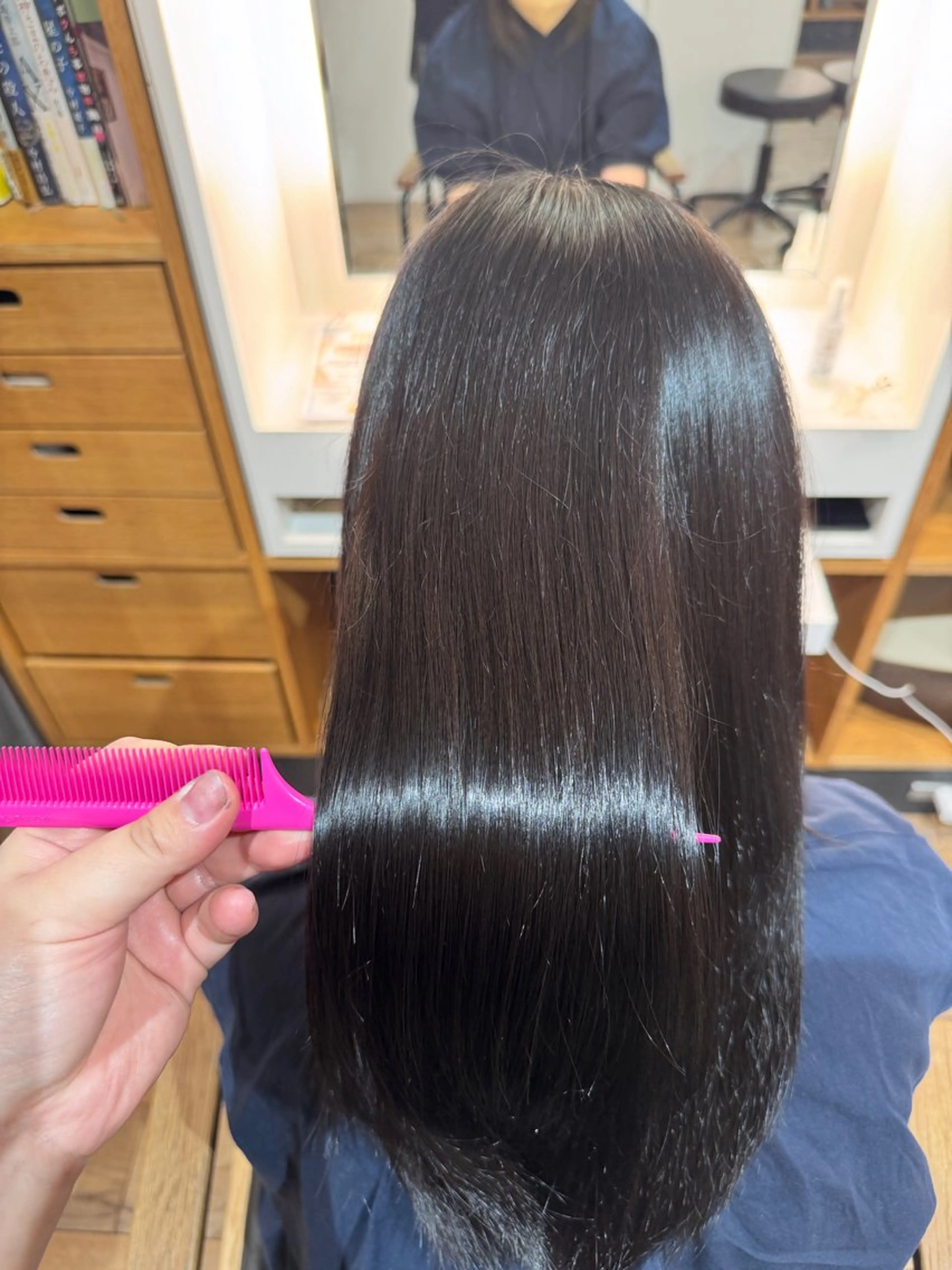 セミロング ヘアカラー 南 怜奈のヘアスタイル