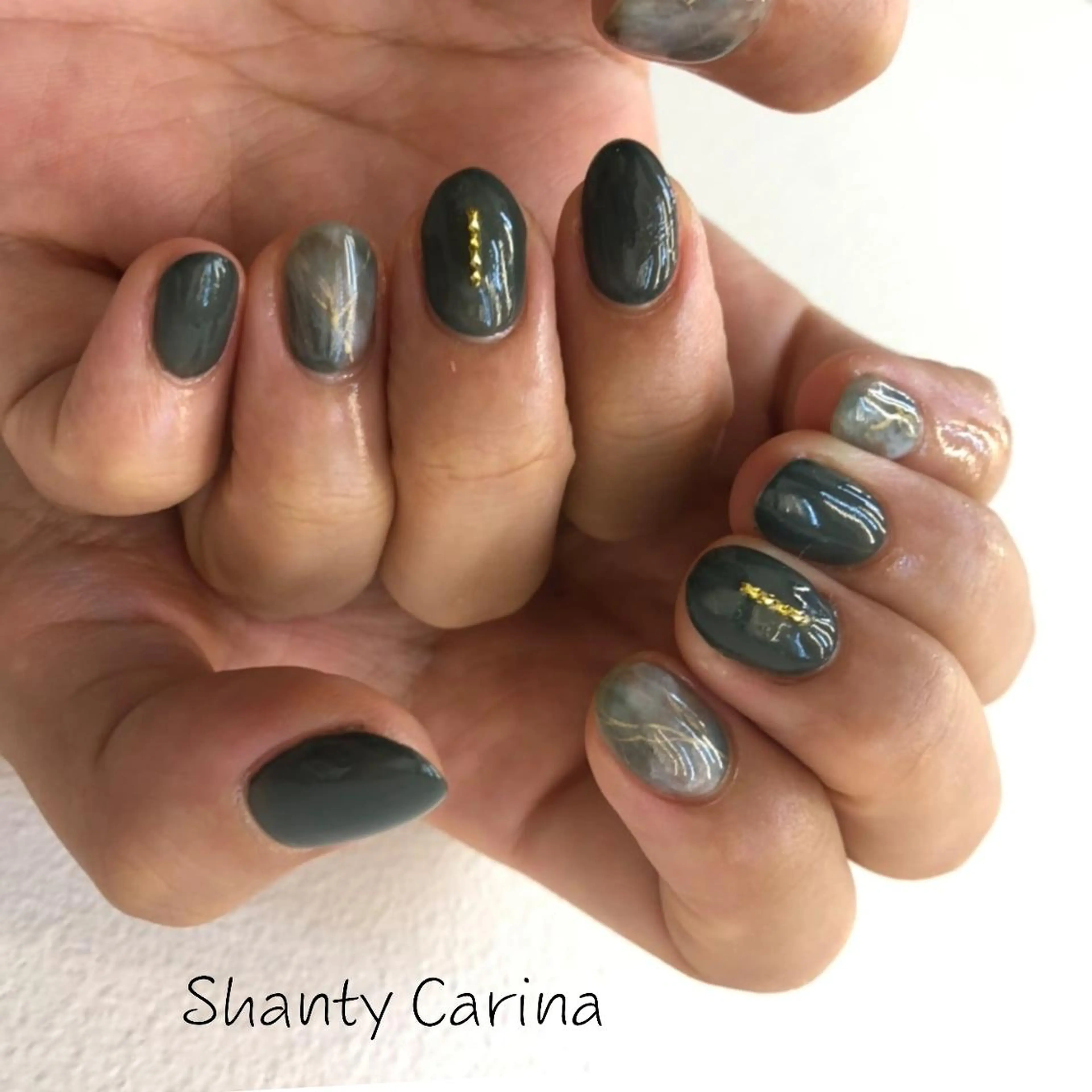 ミディアム ネイル マツエク・マツパ ニュアンスネイル Cariina ☺のネイルデザイン