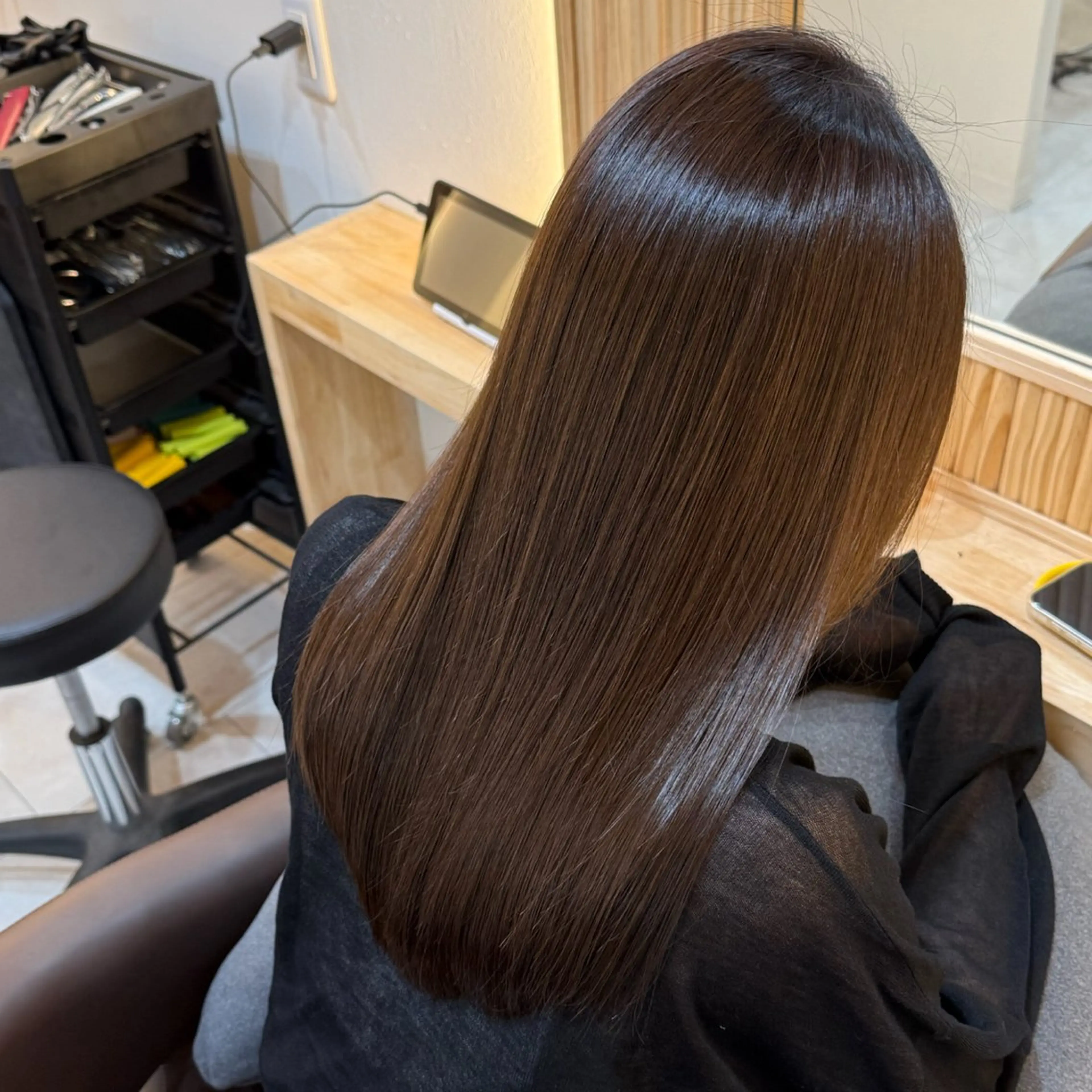 セミロング 縮毛矯正 トリートメント attrait南堀江所属・乾かすだけで艶髪 松村海世のヘアスタイル