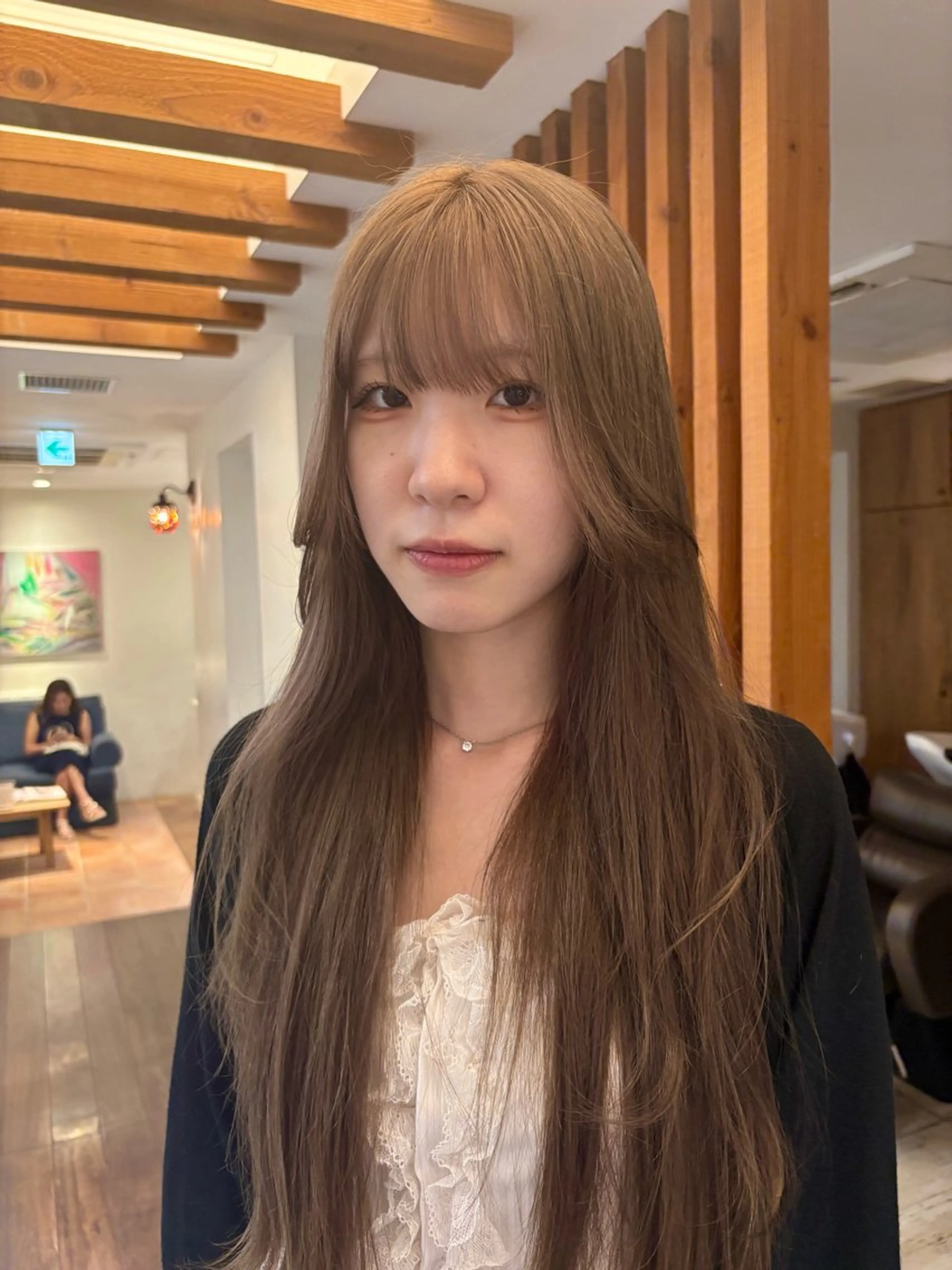 ロング カラー ブリーチ ヘアカラー トリートメント リカ/ハイトーン ・オリーブ🍀のヘアスタイル