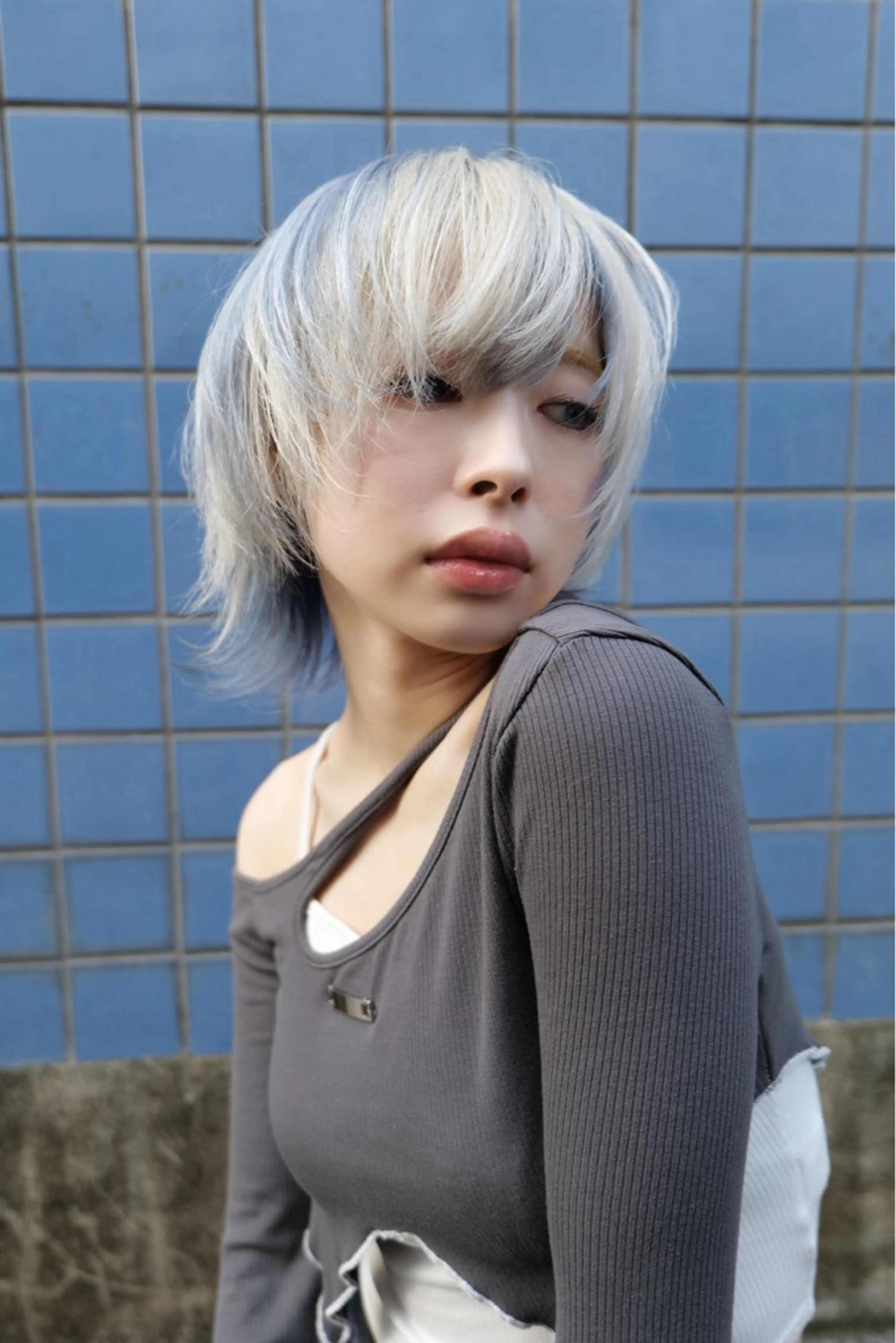 ショート カラー ブリーチ 𝙱𝙻𝙴𝙽 𝚋𝚢 𝚍𝚘𝚝.所属・🤍BLEN 窓🤍のヘアスタイル