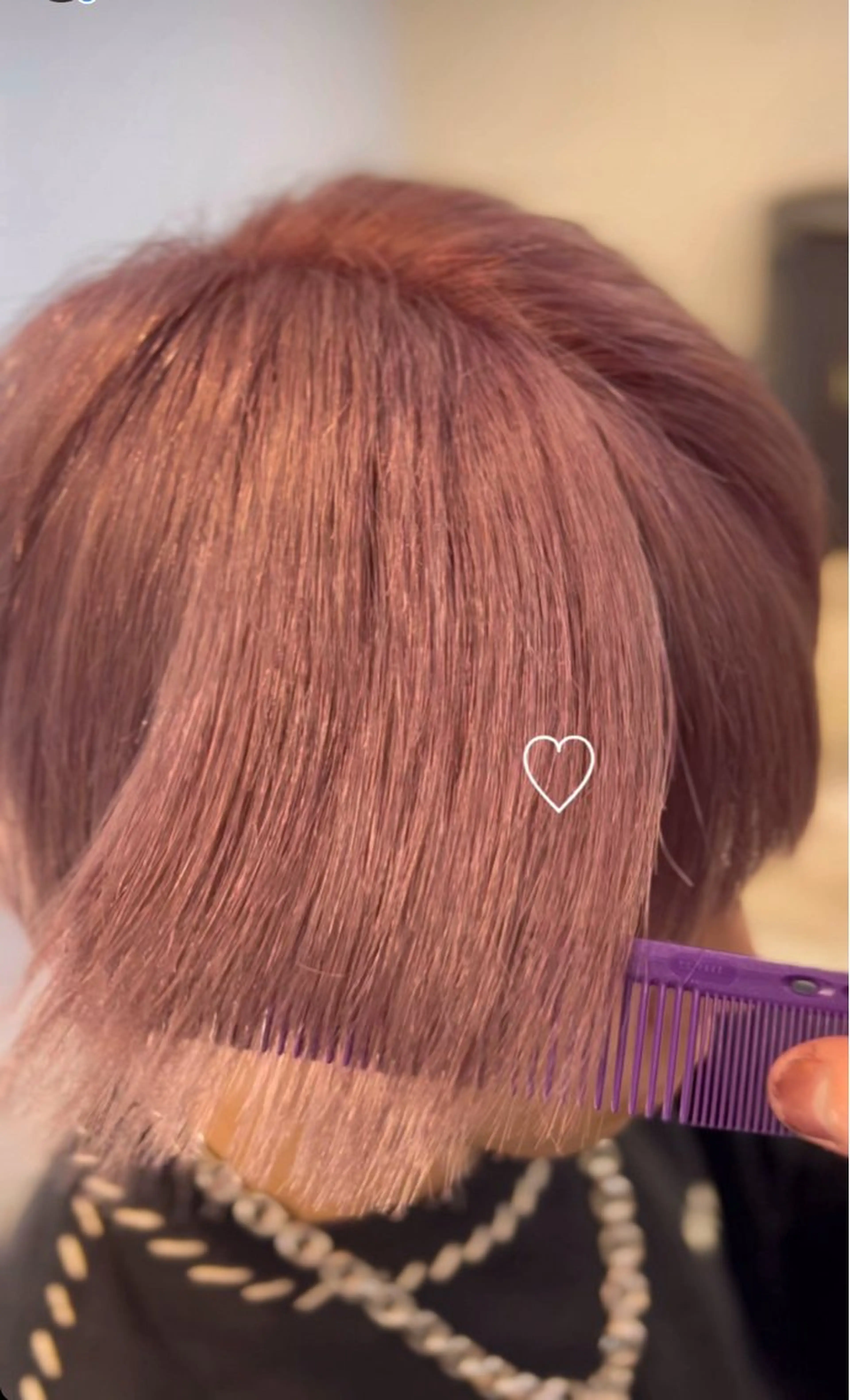カラー ブリーチ ピンクカラー 二宮 陽太のヘアスタイル